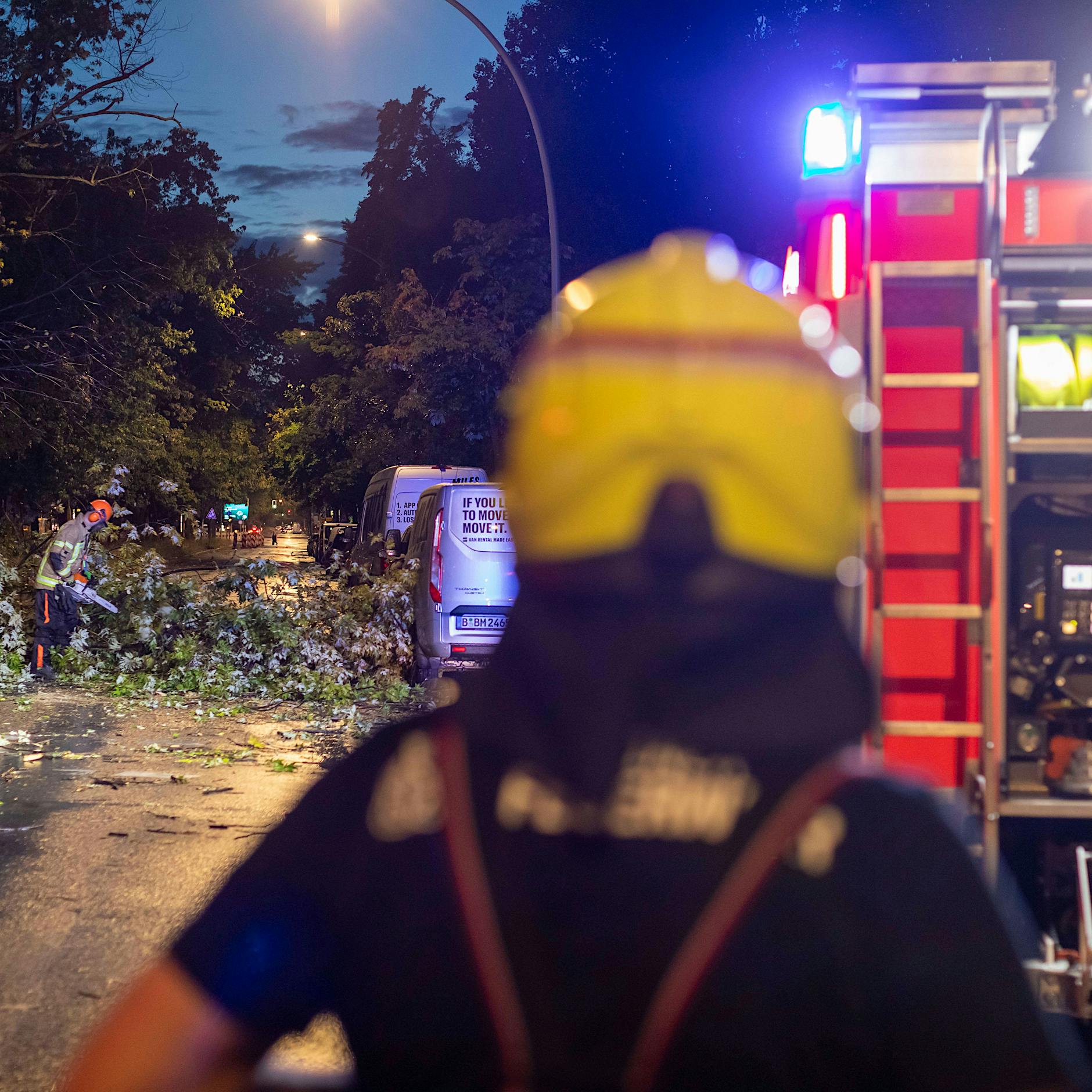 Unwetter in Berlin: Ampeln und Züge ausgefallen, Feuerwehr im Ausnahmezustand
