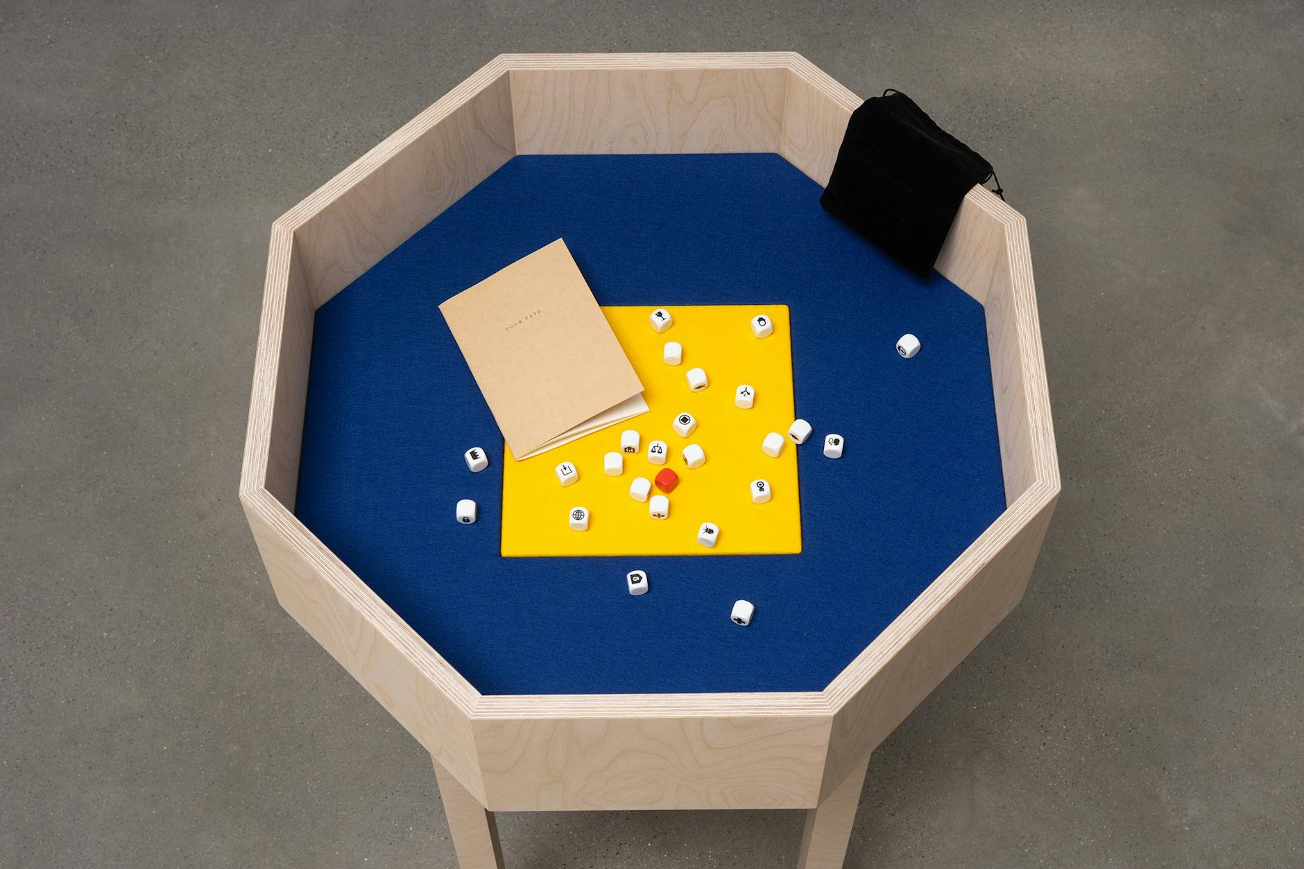 Zwei Amerikaner im Spreewald: Allan McCollums und Matt Mullicans „Your Fate Table“, 2022