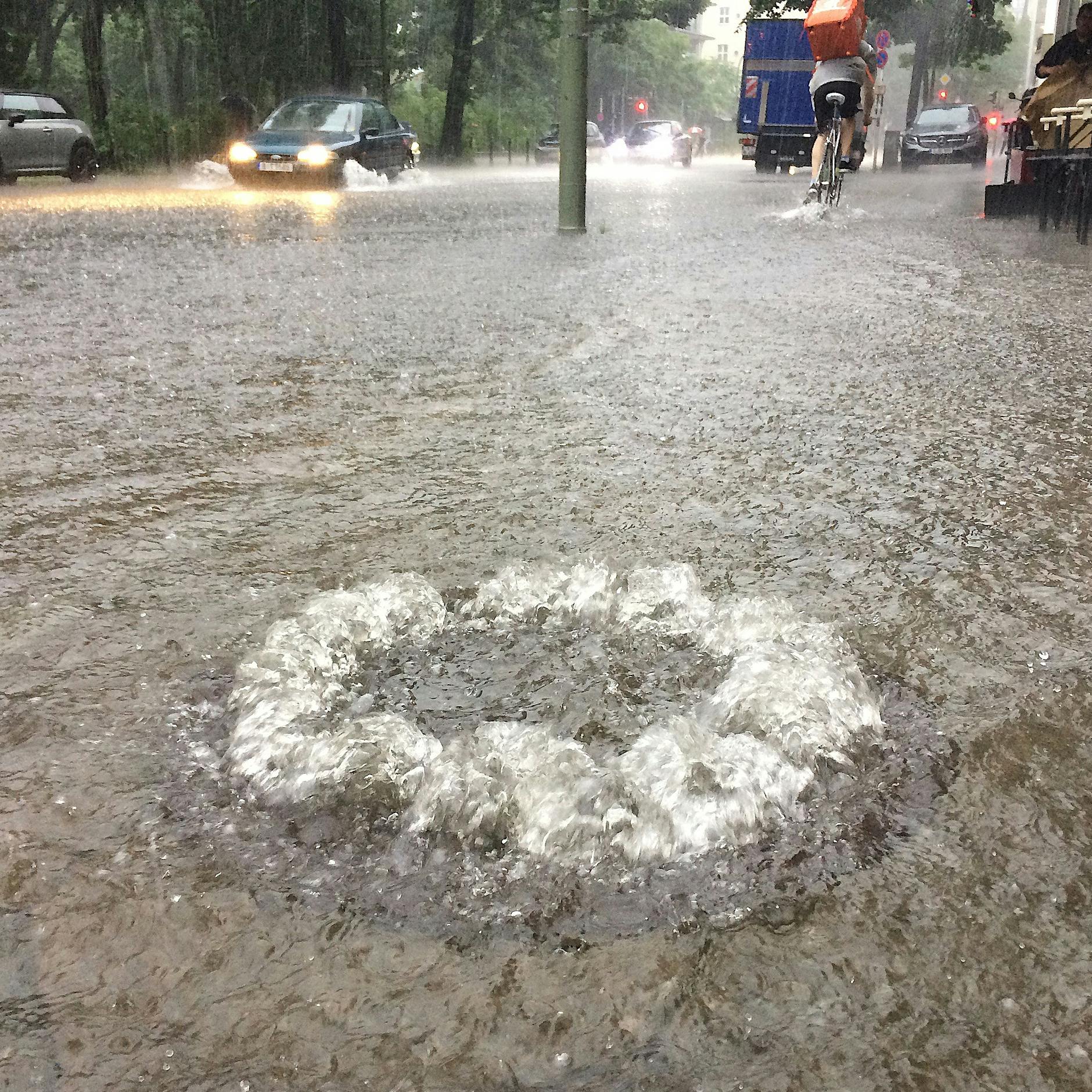 Unwetter über Berlin: Klimawandel oder normales Sommergewitter? Das sagt ein Wetterexperte