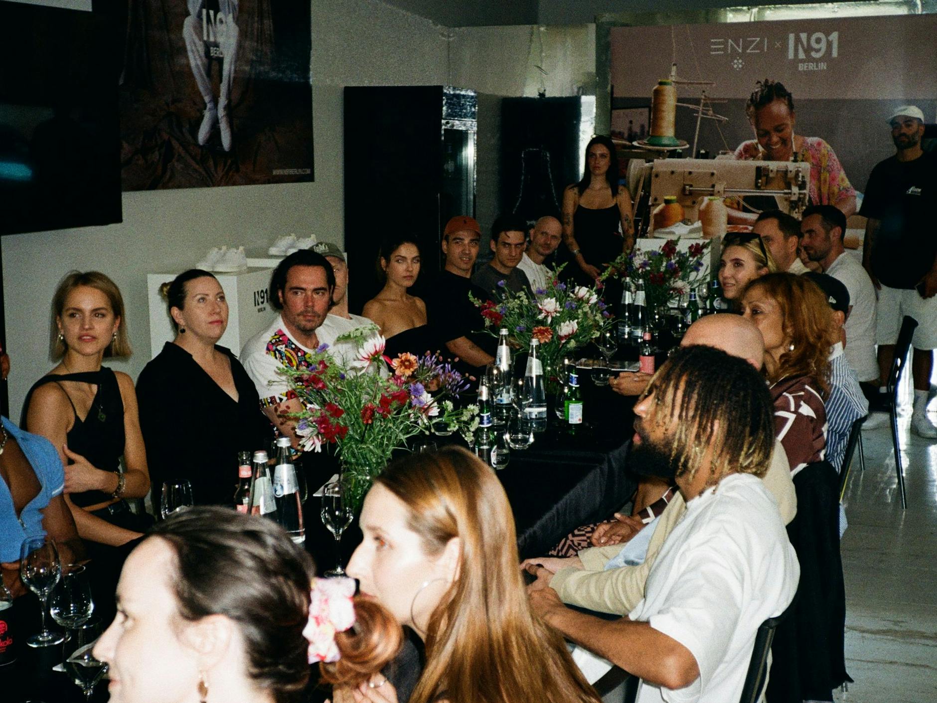 Auch wenn die Berlin Fashion Week bereits ins Langzeitgedächtnis übergeht, gibt es noch Erwähnenswertes: diese Q&A-Runde beim Launch-Event der Kollaboration von N91 und Enzi zum Beispiel.