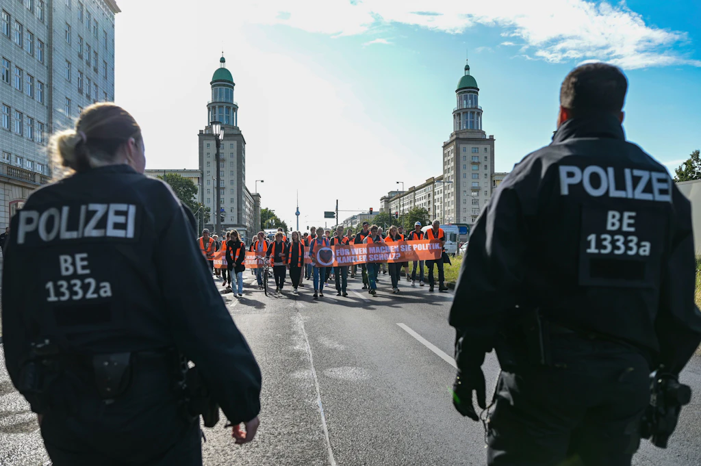 „Ich werd langsam rechts“: Hitzige Stimmung, Anfeindungen gegen die Letzte Generation