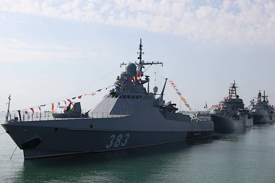 Ein Schiff der russischen Korvette „Sergej Kotow“. Die Flotte patrouilliert derzeit an einer Route zwischen dem Bosporus und Odessa.