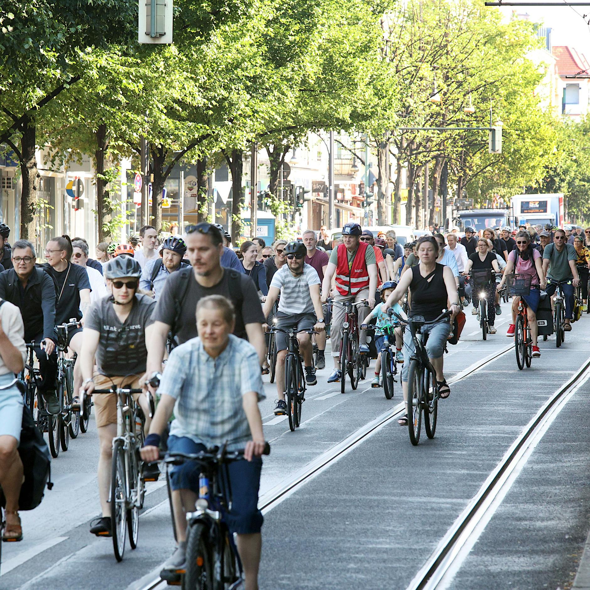 Prenzlauer Berg: Auf der Schönhauser Allee sind Autofahrer eine Minderheit