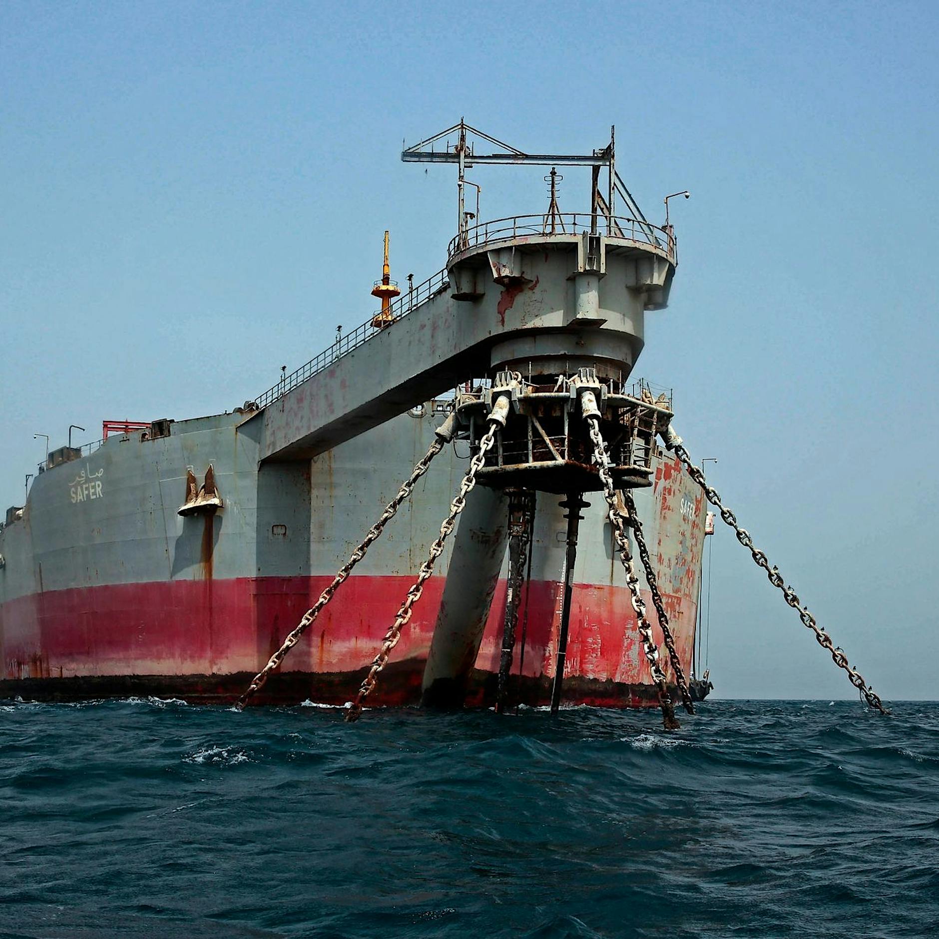 Drohende Ölpest im Roten Meer: Heikle Bergung bei 50 Grad