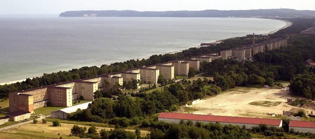 Prora: Zwischen NS-Größenwahn und Ostsee-Tourismus auf Rügen