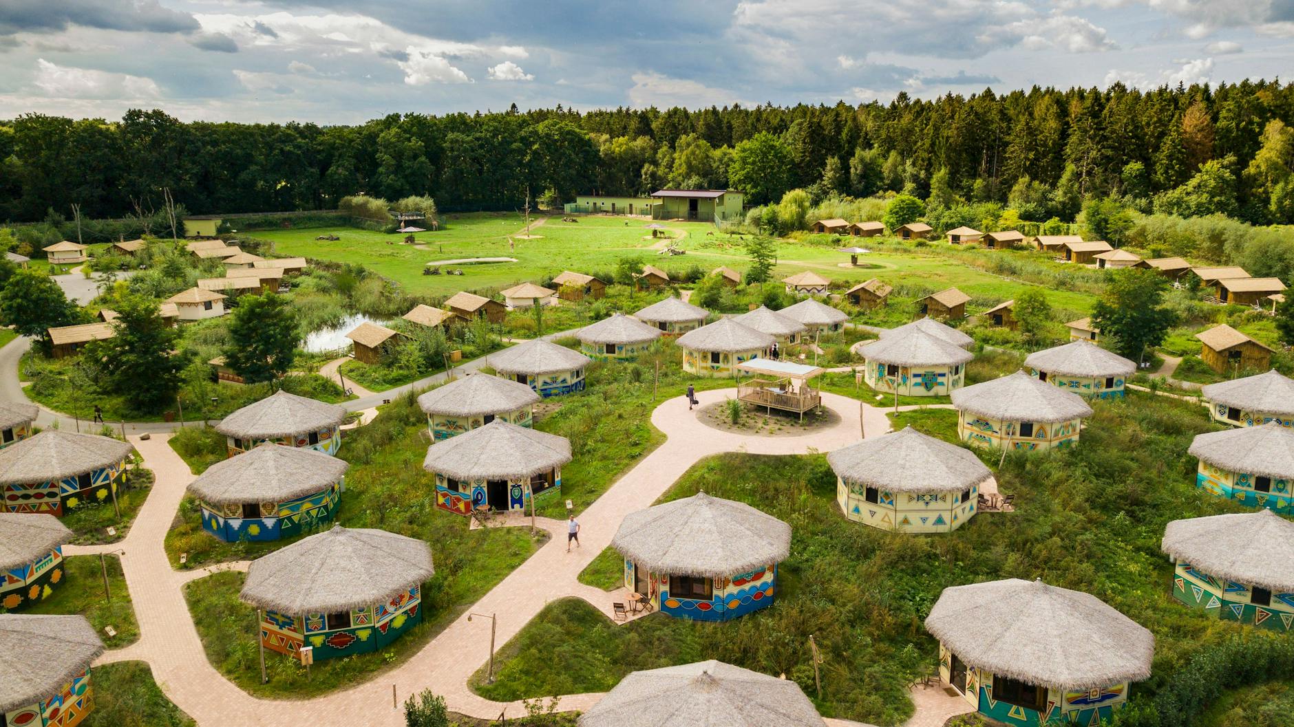 Die Masai-Mara-Anlage des Serengeti-Parks: Hier soll der letzte DDR-Airbus für immer geparkt werden.