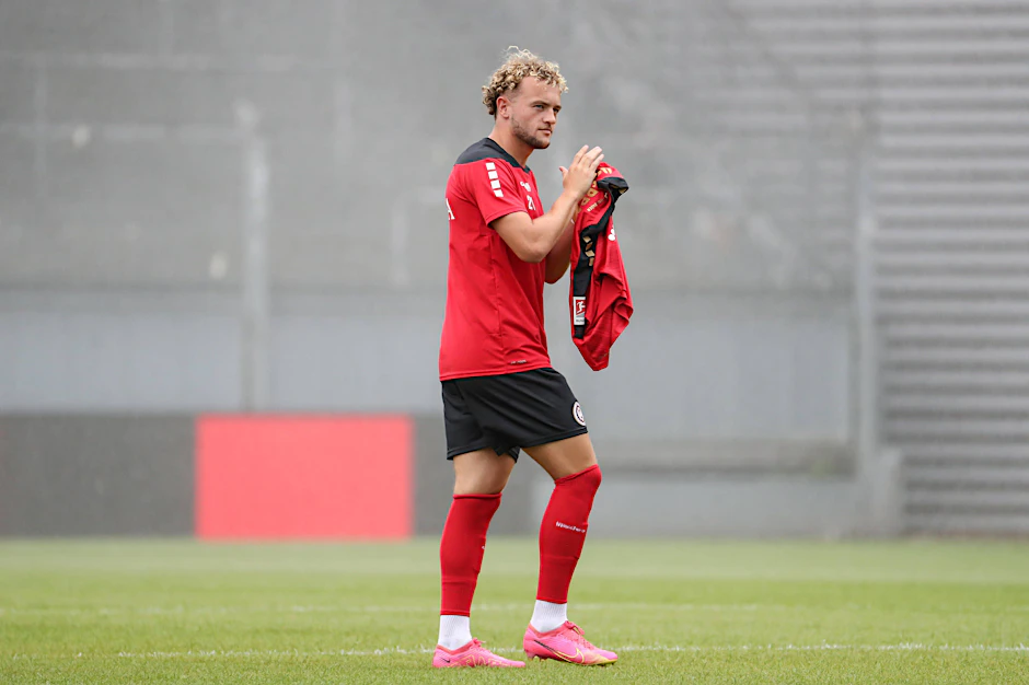 Benedict Hollerbach sagt Tschüss beim SV Wehen Wiesbaden und unterschreibt beim 1. FC Union.