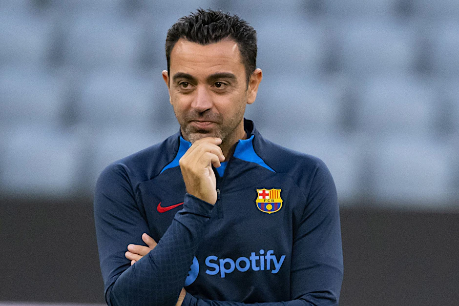 ARCHIV - Barcelona-Trainer Xavi absolviert mit seiner Mannschaft einen Teil der Vorbereitung in den USA.  