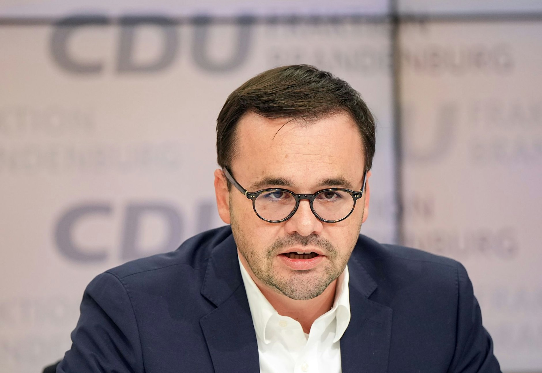 ARCHIV - Jan Redmann, Fraktionsvorsitzender der Brandenburger CDU im Landtag, spricht.  