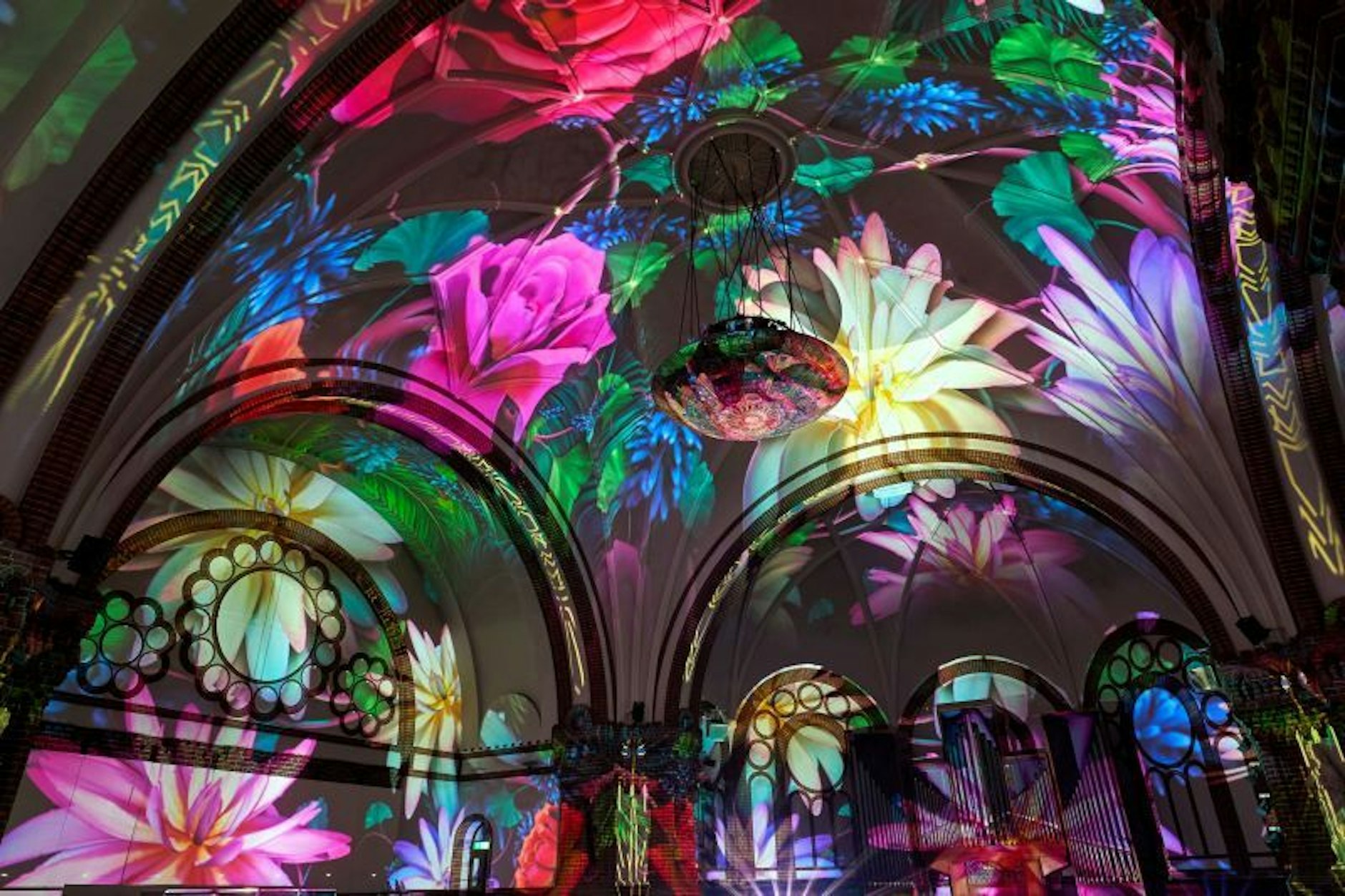 Die Wände der Passionskirche werden zur Leinwand ...