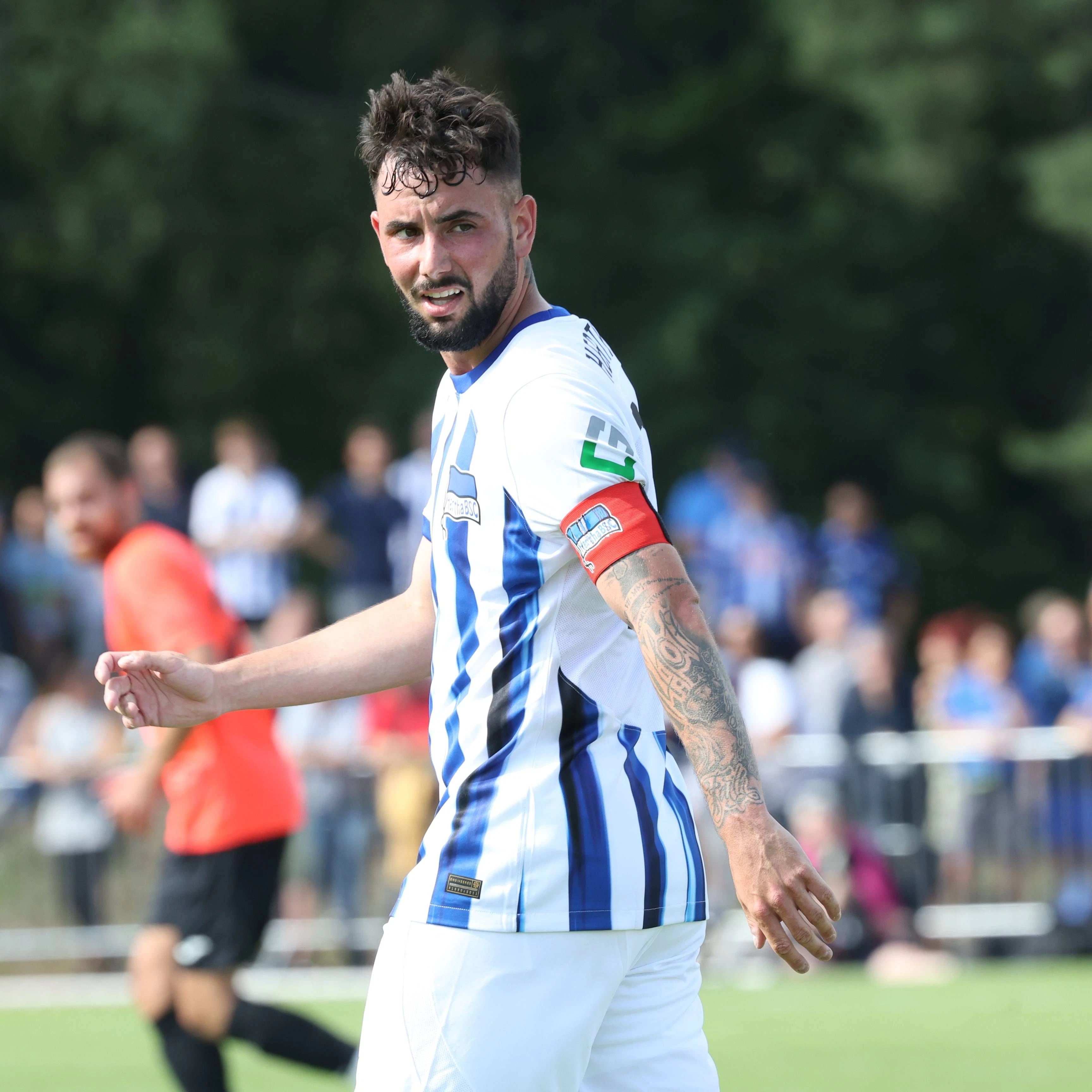Bei Herthas Testspielen trug Marco Richter auffallend oft die Binde. Wird er neuer Kapitän oder doch Toni Leistner oder Florian Niederlechner?