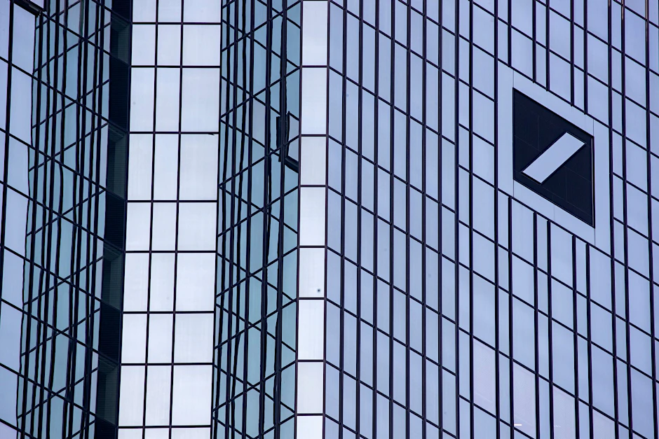 ARCHIV - Die Deutsche Bank hat ihre Zwischenbilanz für das zweite Quartal 2023 vorgelegt.  