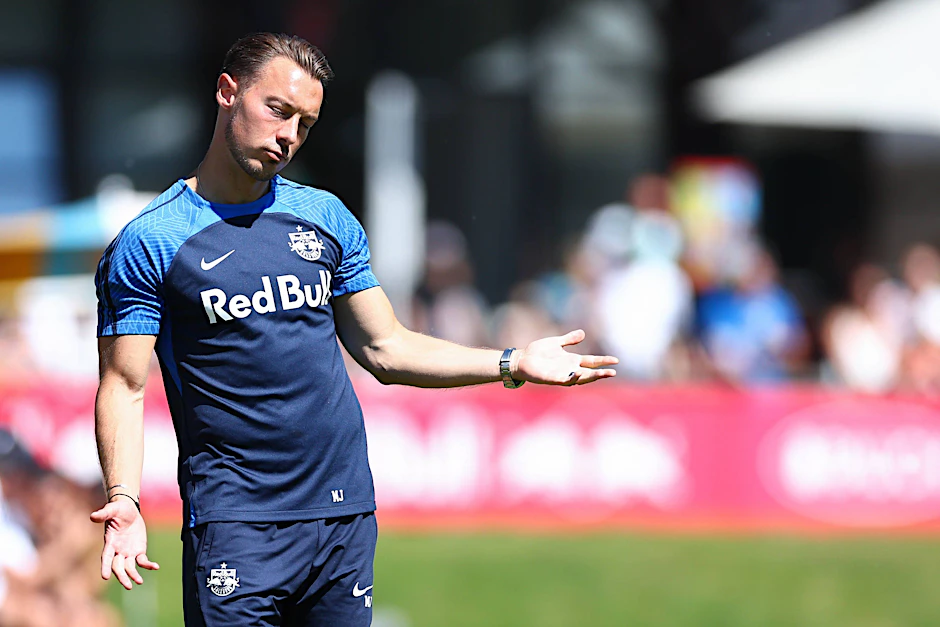 Trainer Matthias Jaissle wurde von Red Bull Salzburg gefeuert, weil er zum Scheich-Klub will.