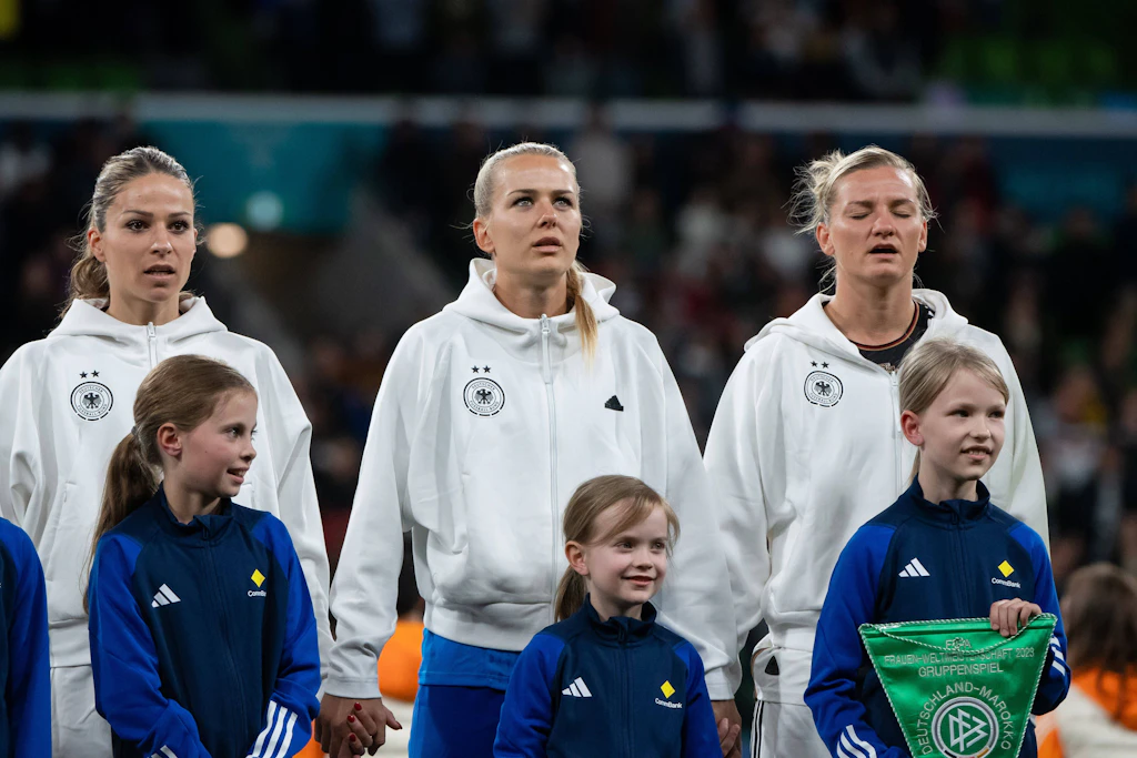 Sollten wir unsere Nationalhymne gendern?
