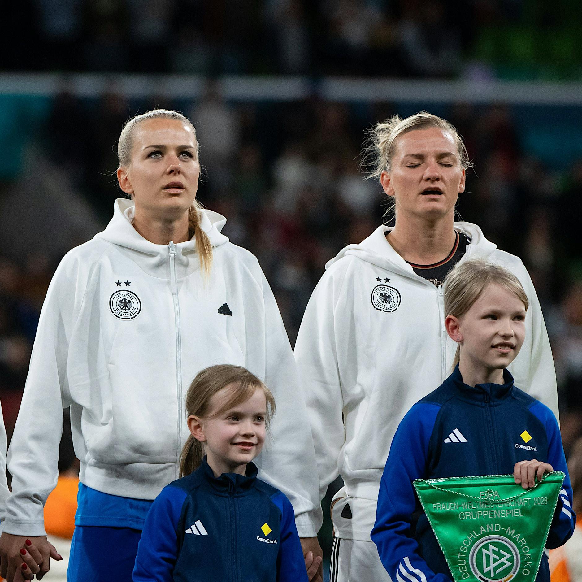 Nationalhymne: Brauchen wir eine neue genderneutrale Version? So könnte sie klingen