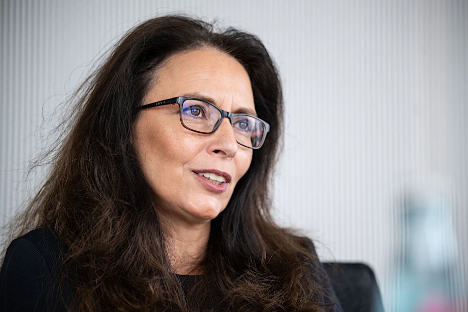 DGB-Chefin Yasmin Fahimi fordert, einen Industriestrompreis umzusetzen.  