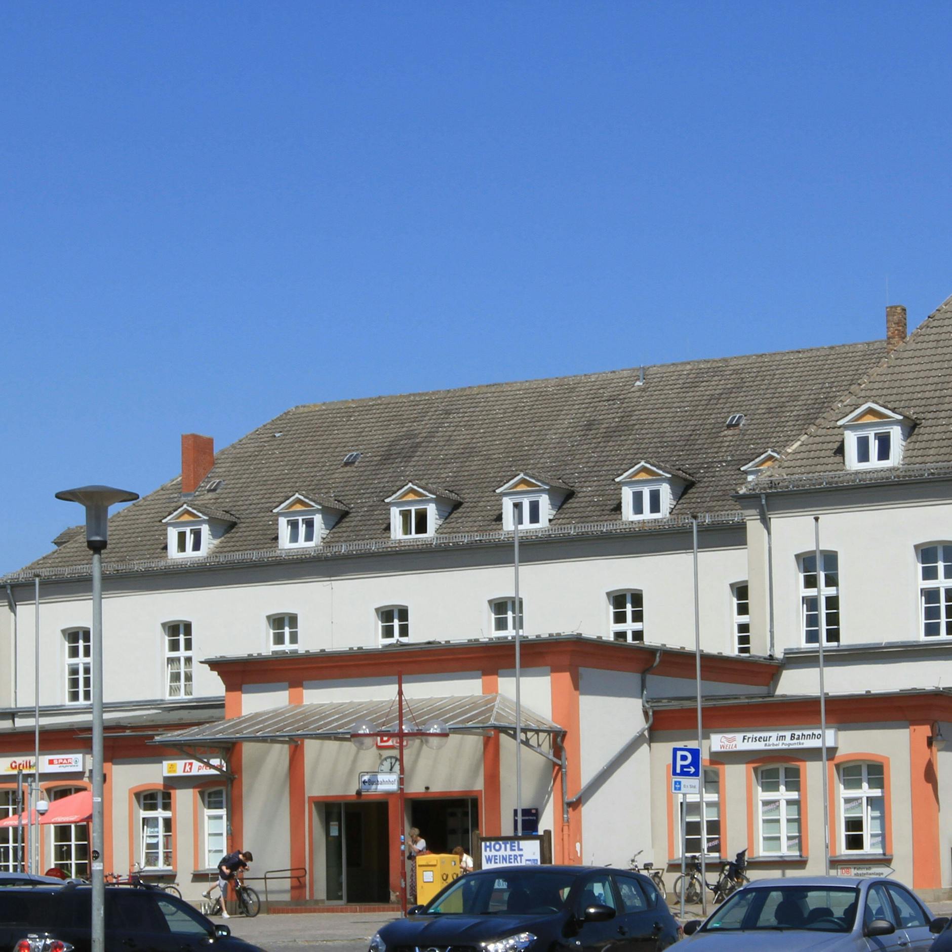 Nazi-Alarm! Hakenkreuzfahne statt Regenbogenflagge gehisst