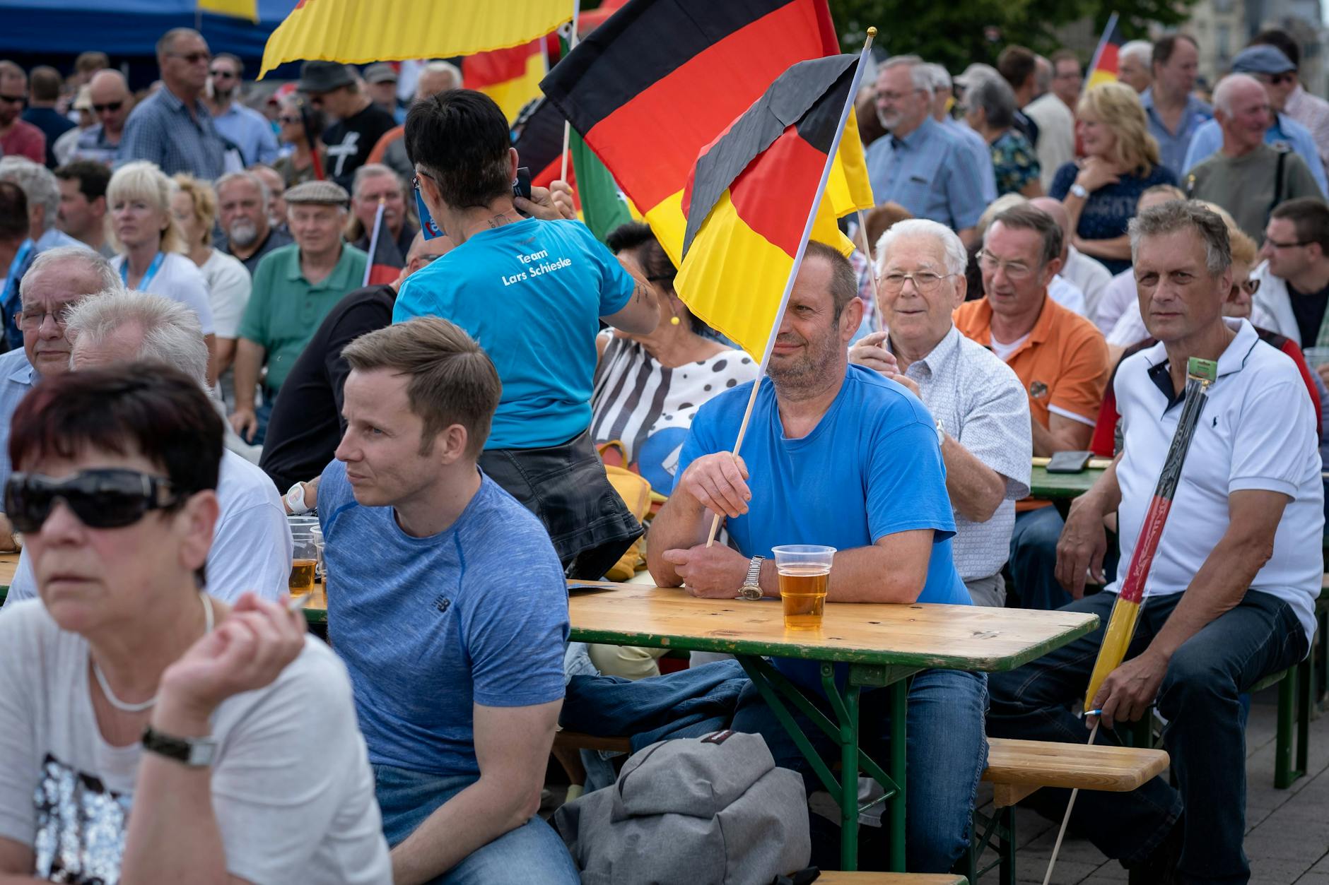 Besucher bei einer Wahlkampfveranstaltung der AfD in Cottbus 2019
