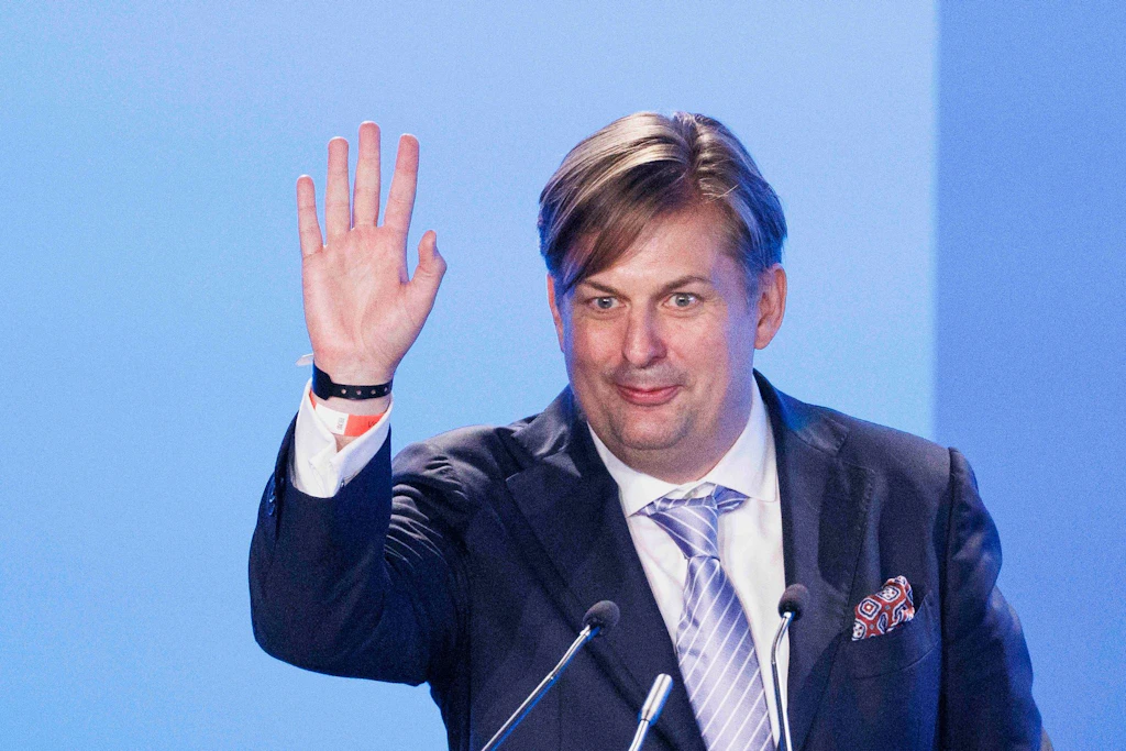 Einstecktuch und Seitenscheitel: AfD-Spitzenkandidat Krah