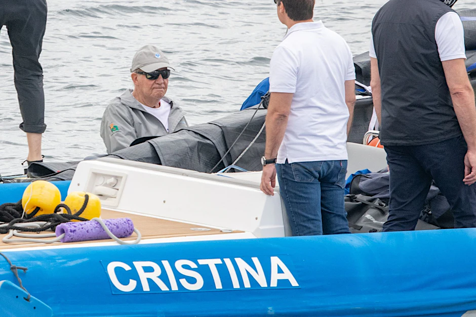 Juan Carlos ist bei einem seiner seltenen Heimatbesuche in Sanxenxo im Nordwesten Spaniens segeln gegangen.  