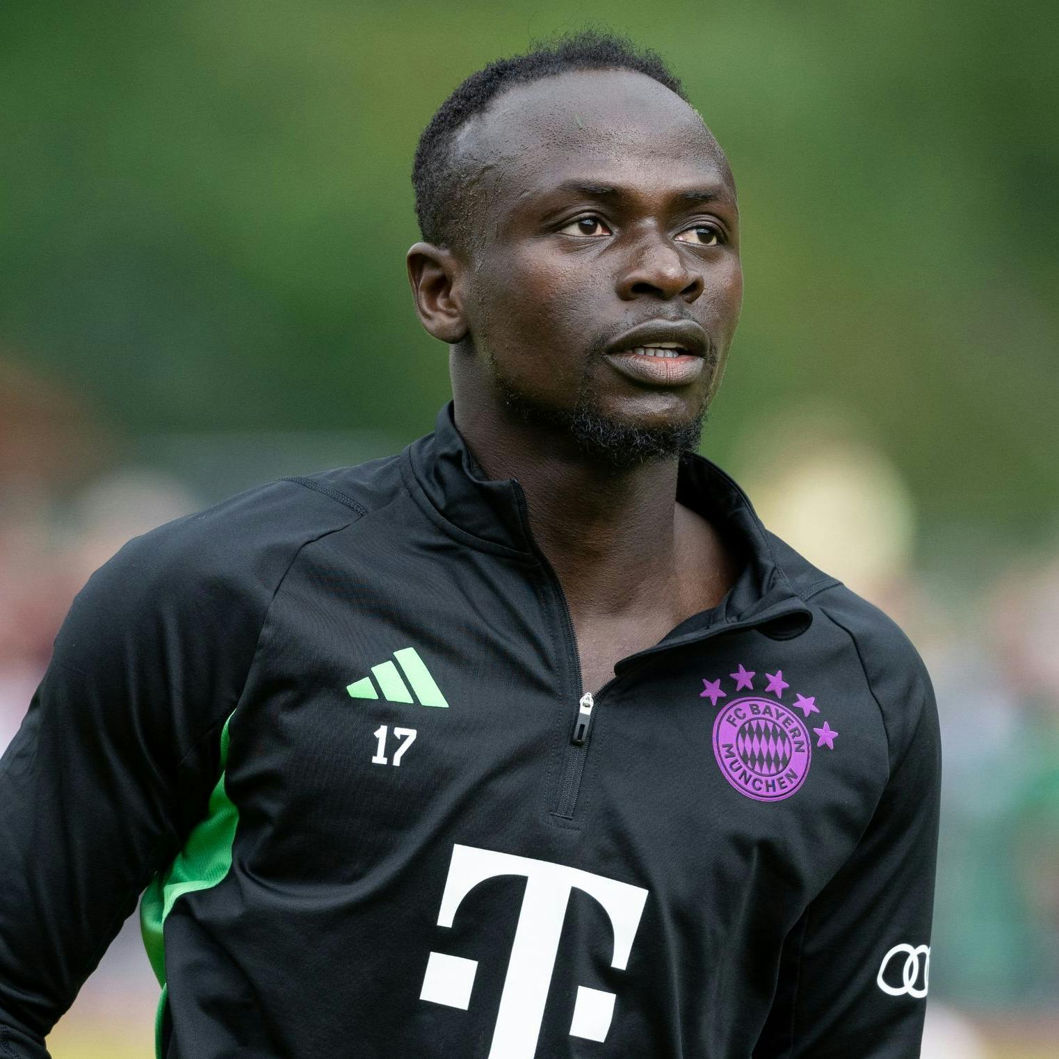 Sadio Mané verlässt den FC Bayern und wechselt zu Cristiano Ronaldo und Al-Nasr nach Saudi-Arabien.