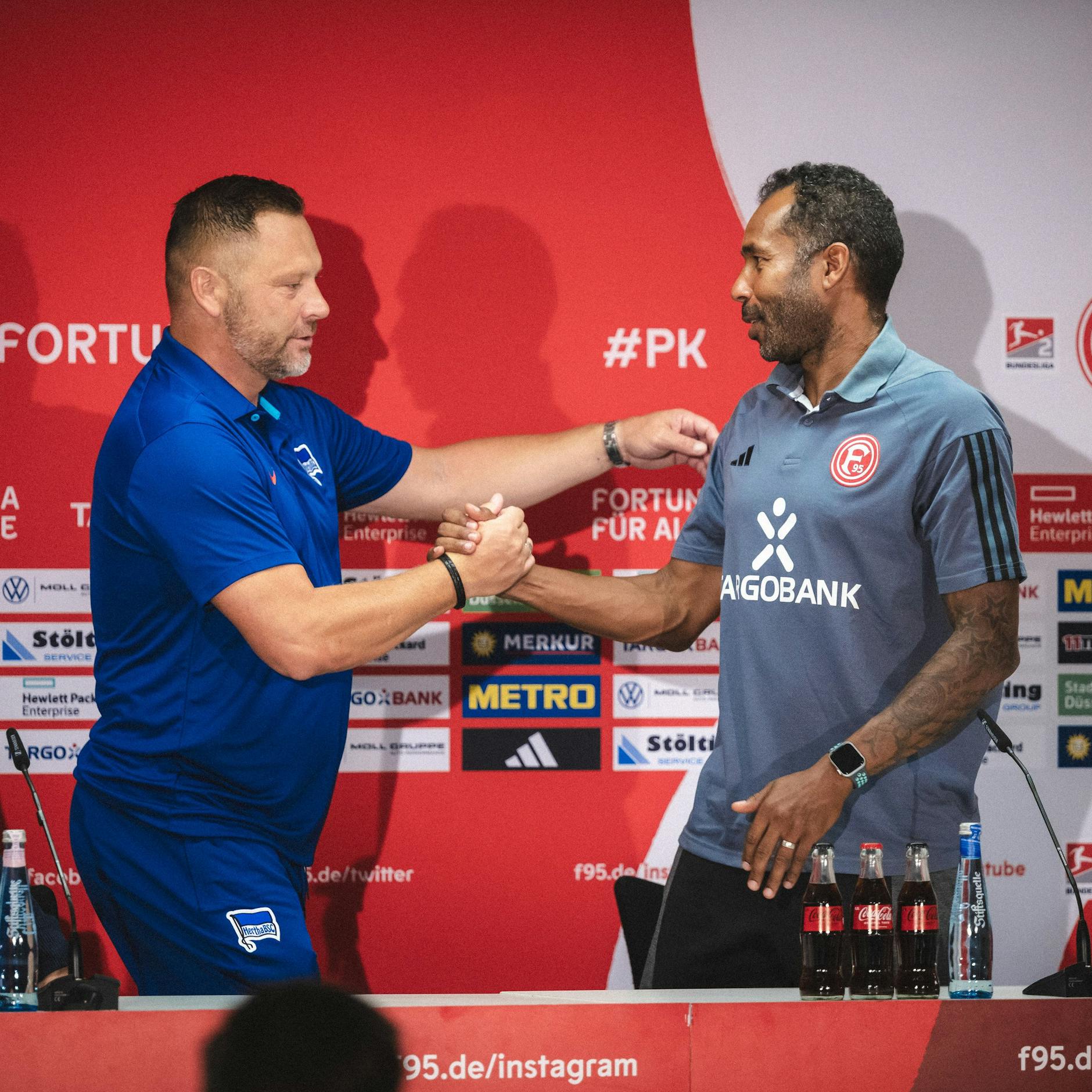 Zwei Trainer, die sich gut verstehen: Herthas Pal Dardai und Fortunas Daniel Thioune.