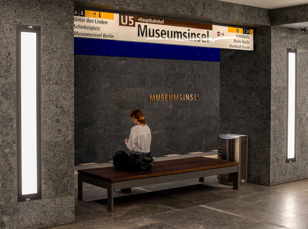 „Subway Shirt“: Auch in Berlin kleiden sich Frauen in der U-Bahn offenbar extra unsexy