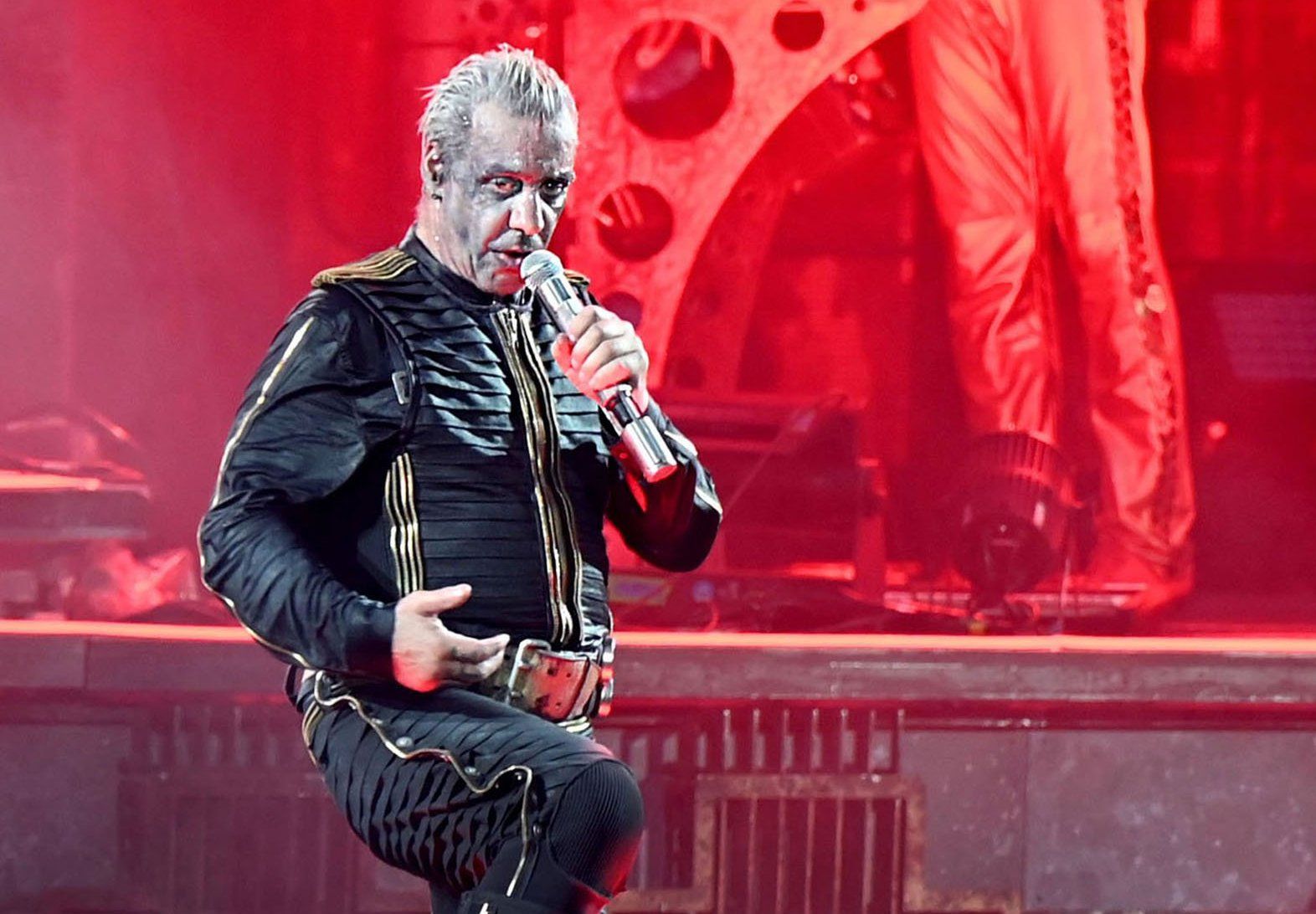 Rammstein: Till Lindemann provoziert in Polen mit T-Shirt