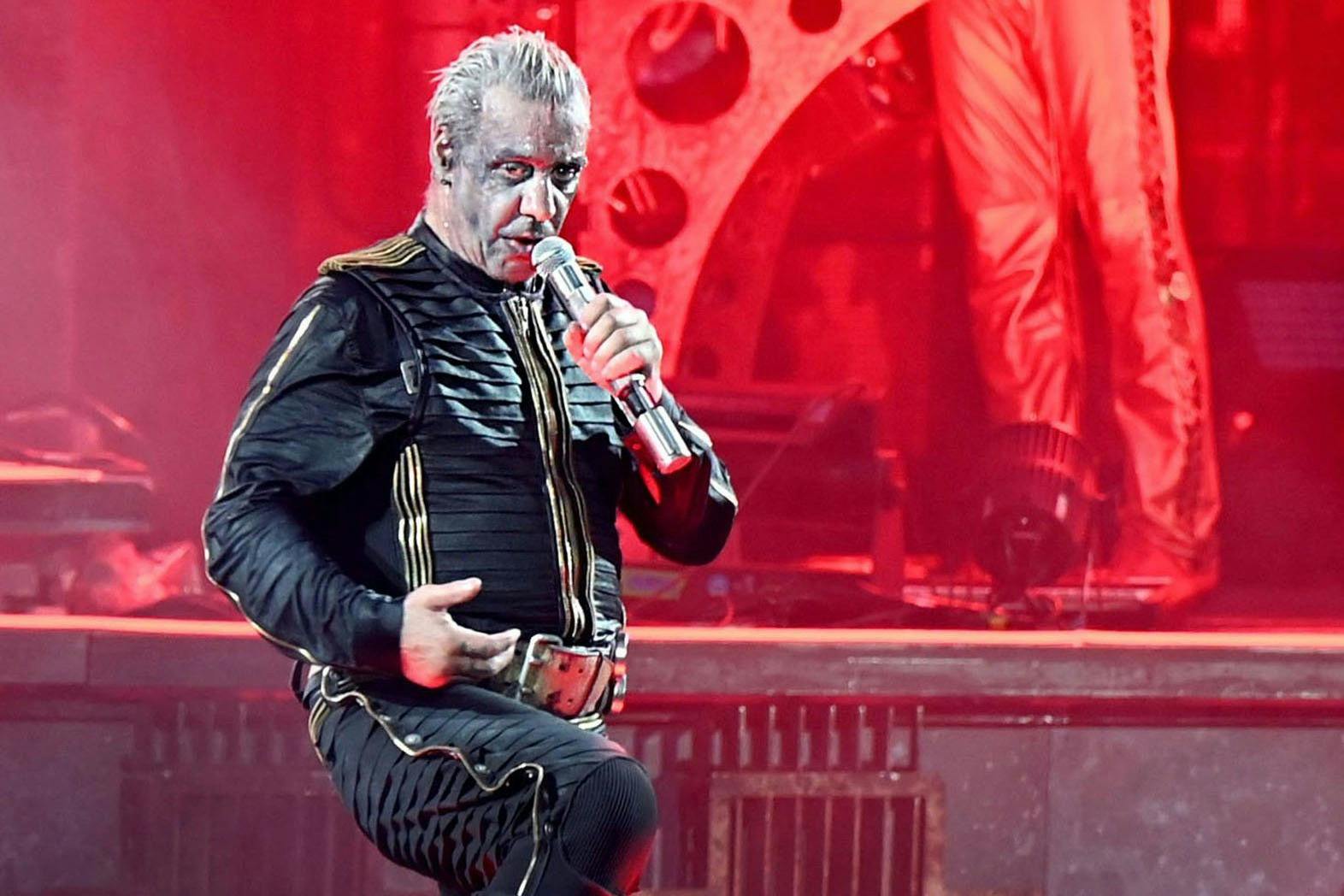 Till Lindemann bei einem Rammstein-Konzert in Düsseldorf.