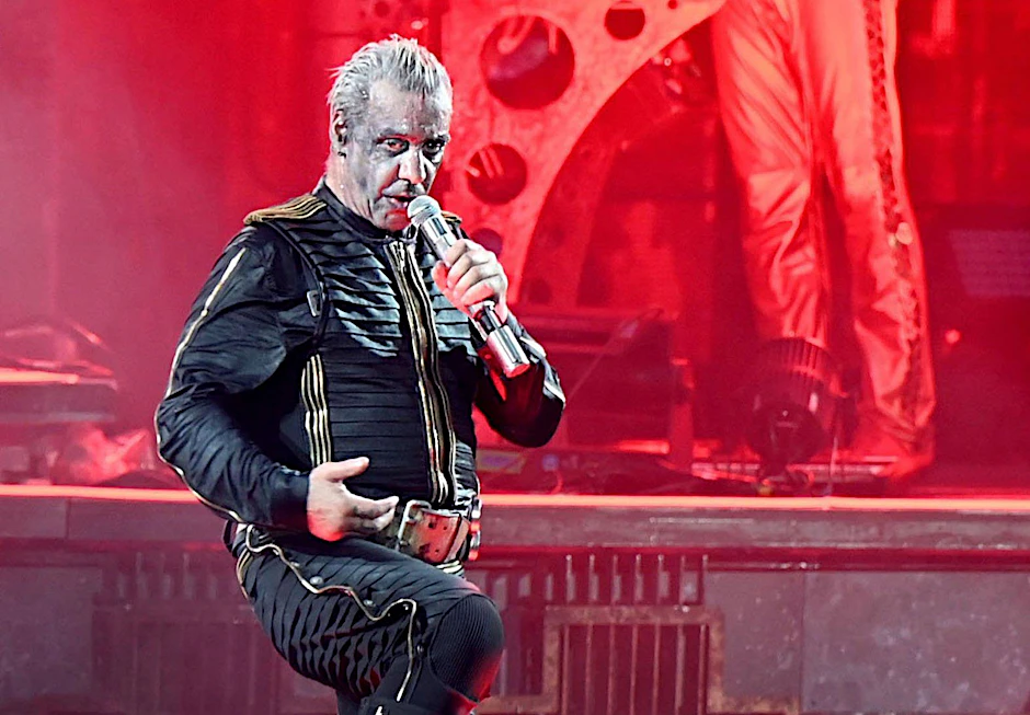 Till Lindemann bei einem Rammstein-Konzert in Düsseldorf.