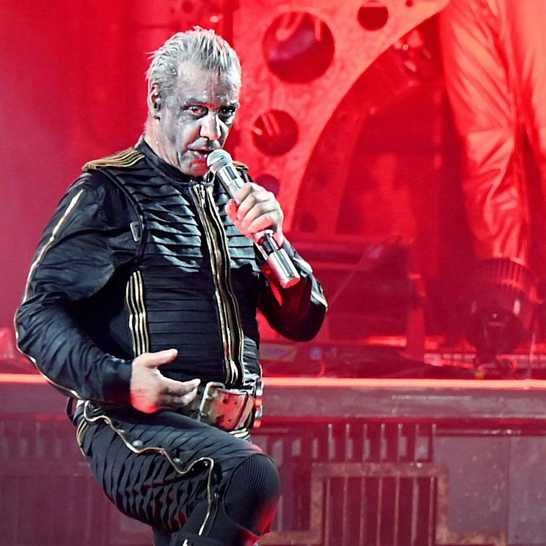 Rammstein: Till Lindemann provoziert in Polen mit T-Shirt