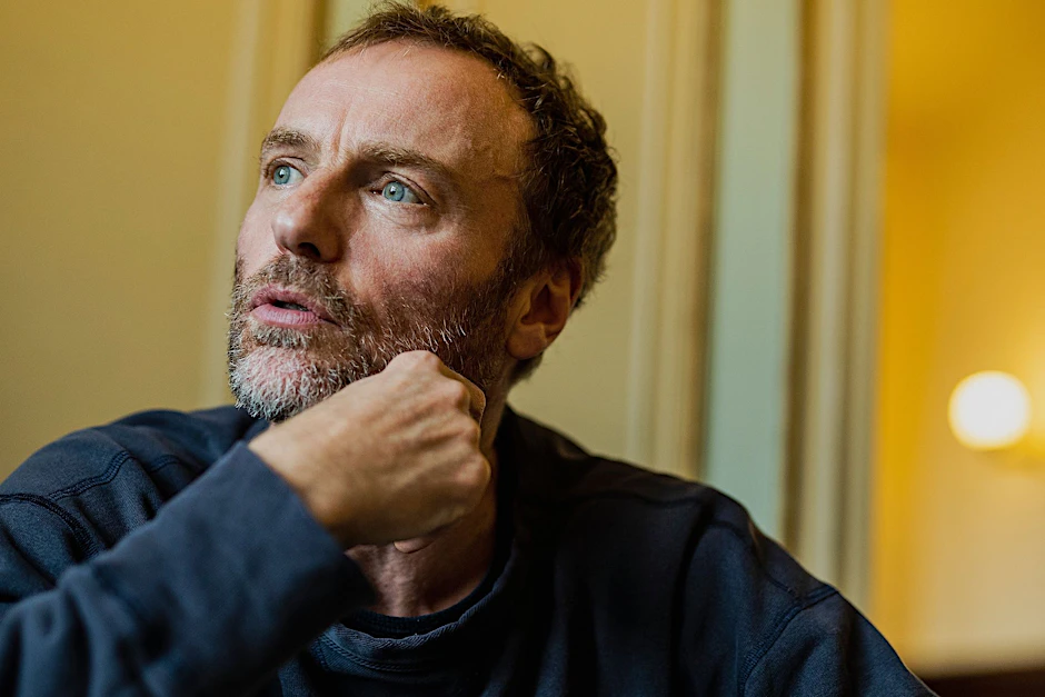 Lebt in Tiergarten, legt sich aber nicht auf einen Lieblingsbezirk fest: Schauspieler Mark Waschke.