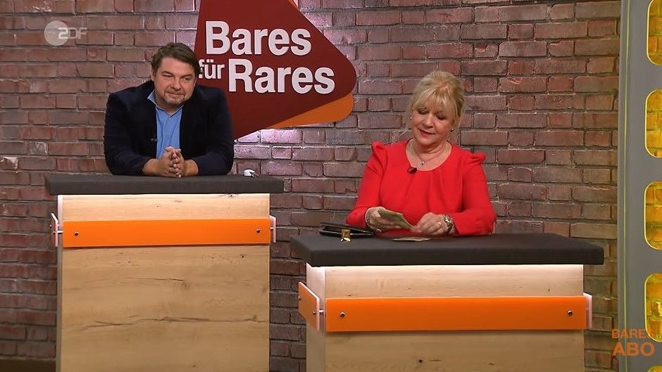 „Bares für Raes“-Händlerin Elke Velten zahlt 2500 Euro für den pompösen Anhänger.