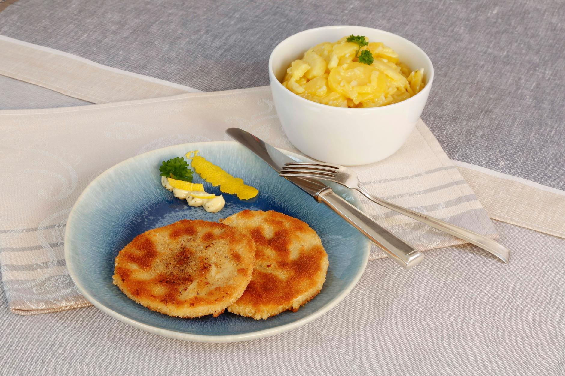 Das Sellerieschnitzel ist die perfekte Veggie-Alternative zum Fleisch.