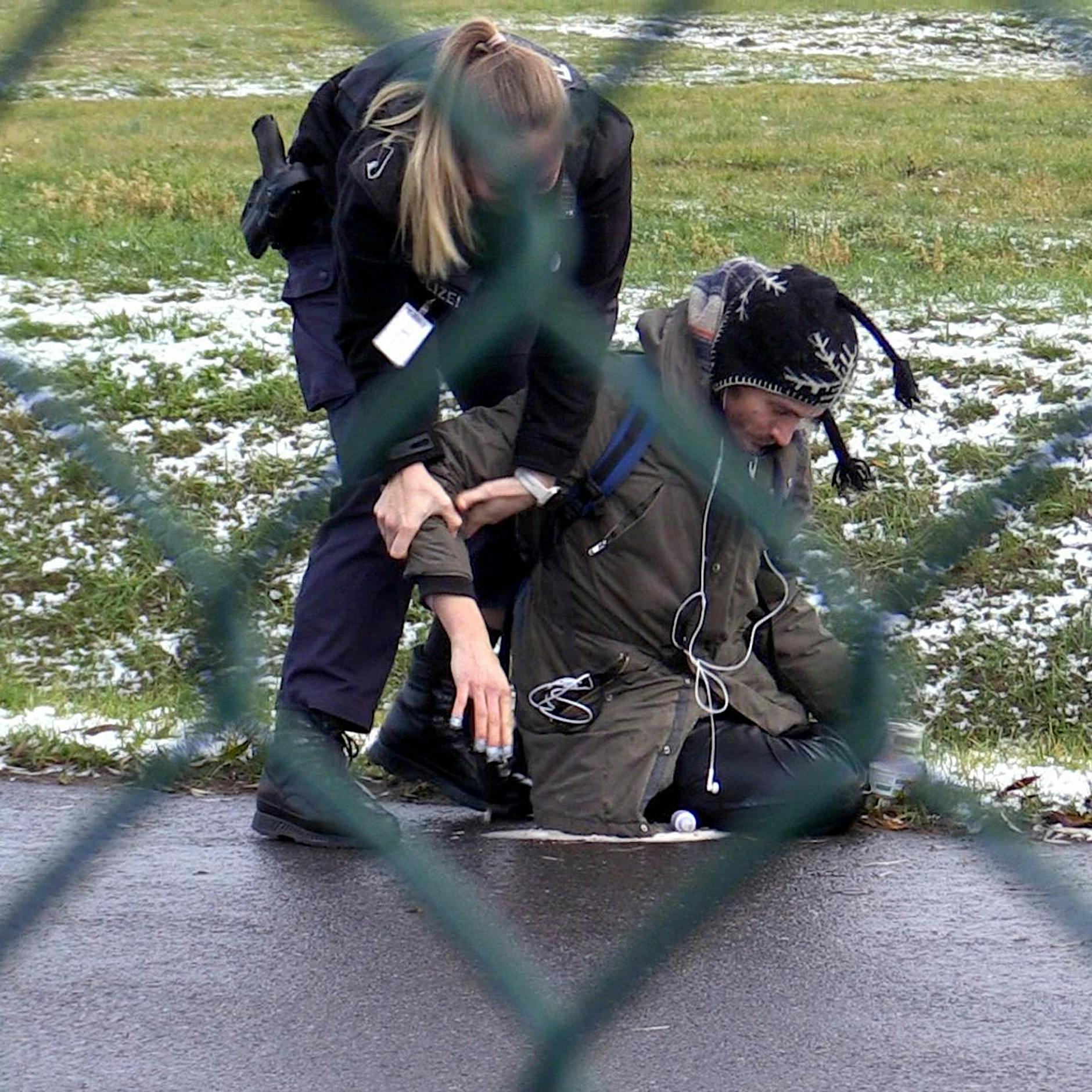 Lufthansa gegen Letzte Generation: Aktivistin fürchtet harte Konsequenzen nach BER-Blockade