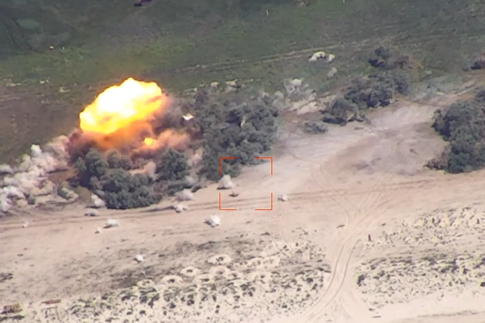 Dieses Video des Angriffs wurde vom ukrainischen Nationalen Widerstandszentrum auf Facebook gepostet.