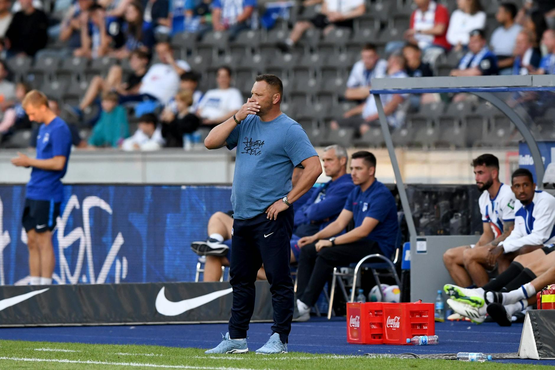 Auch Backe! Herthas Trainer Pal Dardai muss beim ersten Heimspiel in der Zweiten Liga gleich eine Pleite gegen Aufsteiger Wehen Wiesbaden hinnehmen.