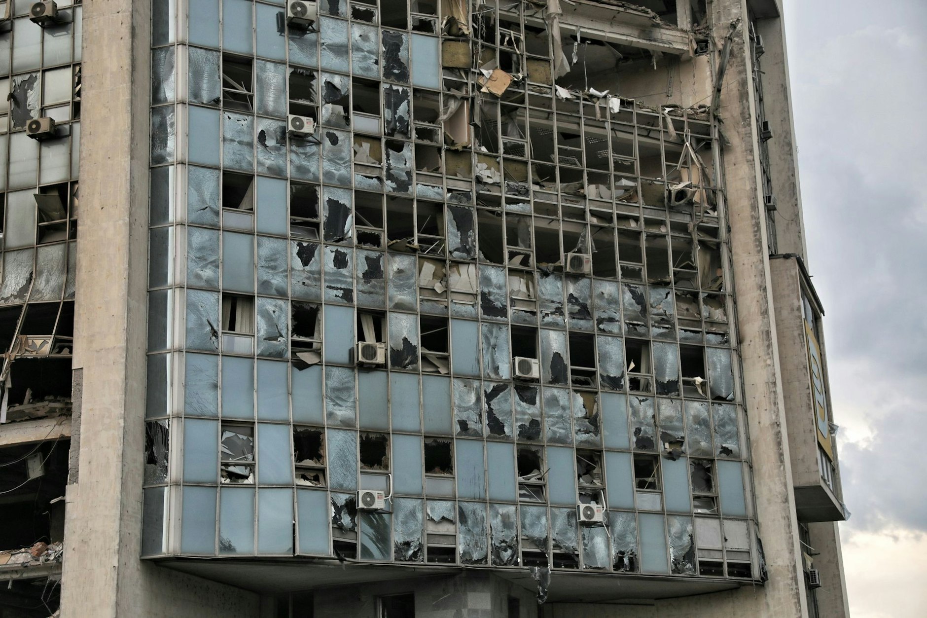 Russland greift immer wieder die Hafenstadt Ismajil an. Dabei wurden schon viele Gebäude und Hafeninfrastruktur beschädigt, wie hier bei einem Angriff im August.