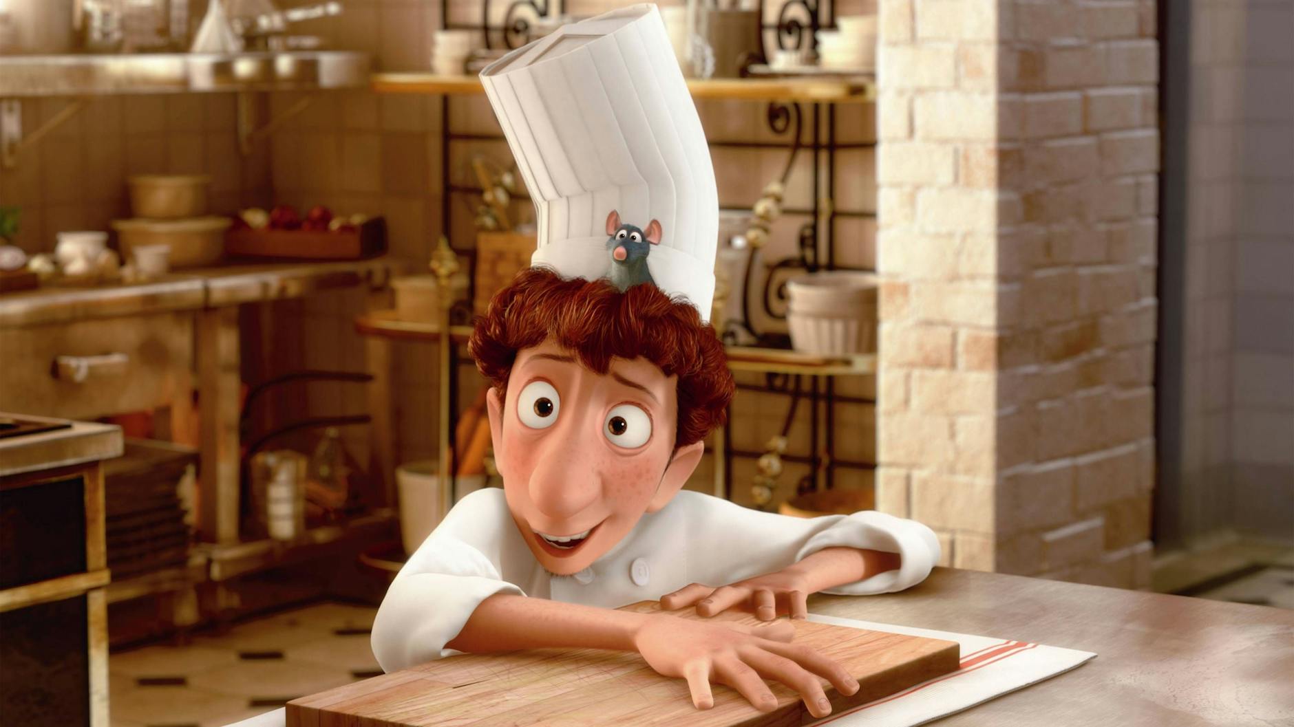 Machen das perfekte Ratatouille und erweichen so das Herz des härtesten Kritikers: Linguini und die Ratte Rémy in Disneys „Ratatouille“.