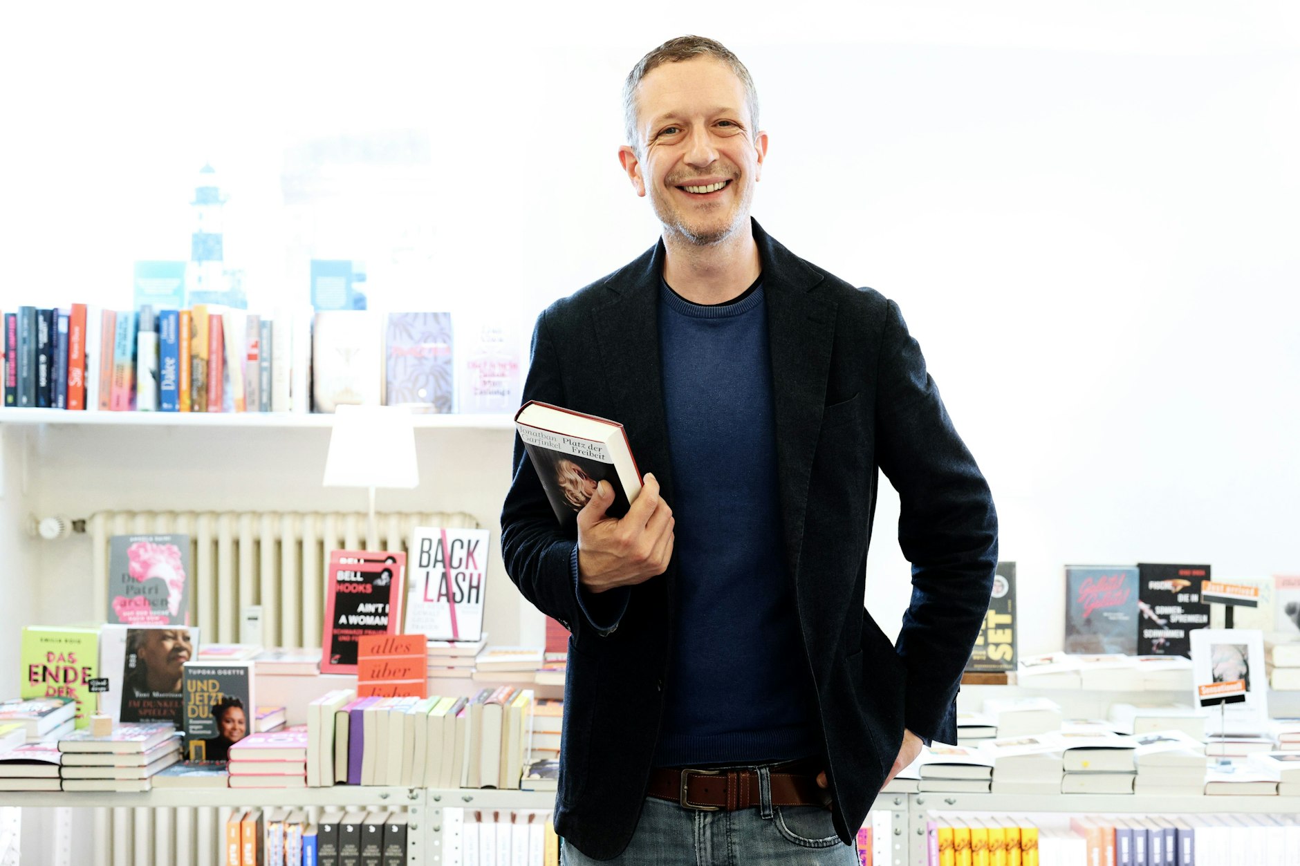 Kurt von Hammerstein in seiner Buchhandlung Hundt Hammer Stein