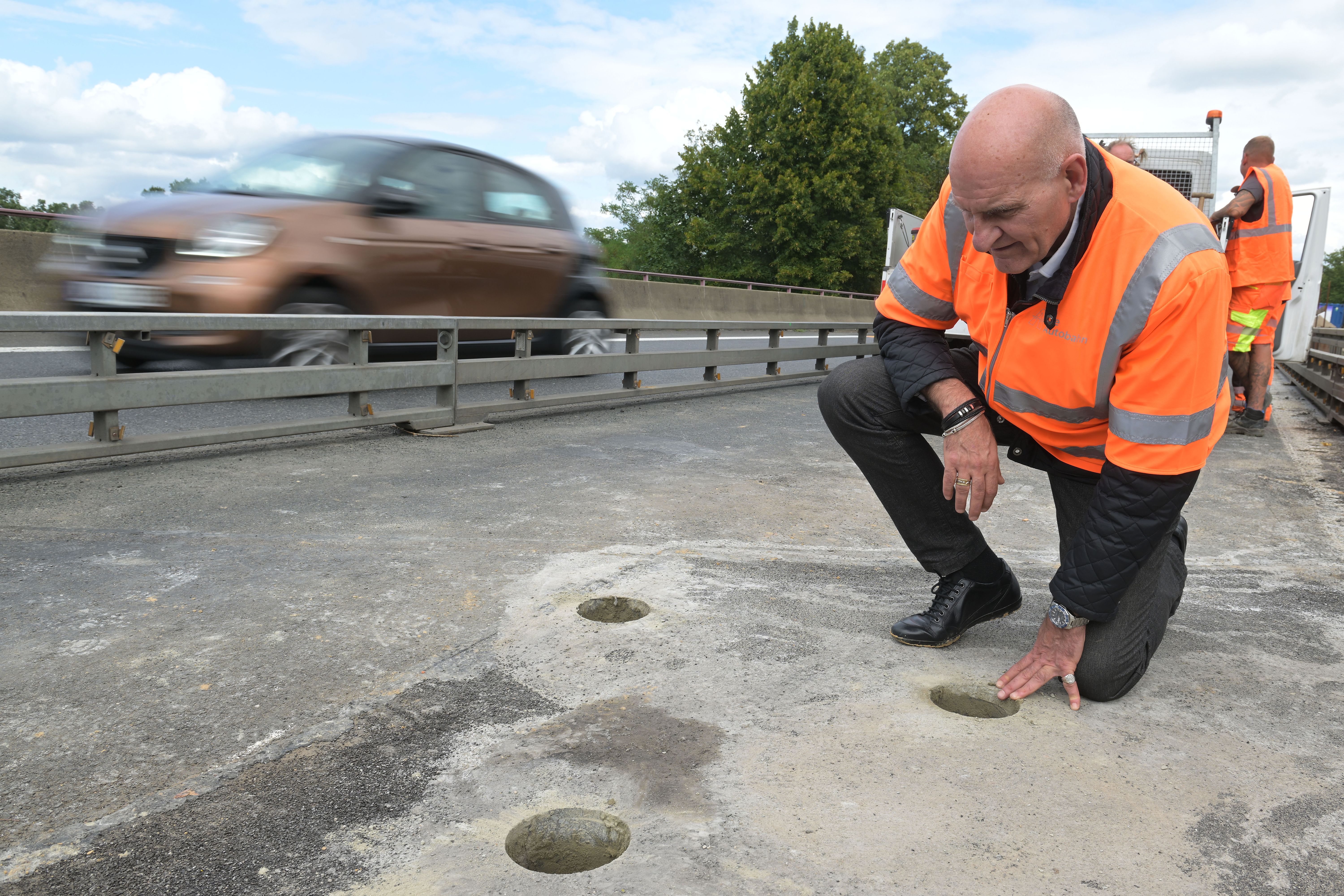 Sperrung auf A10 aufgehoben: Abgesackte Fahrbahn repariert