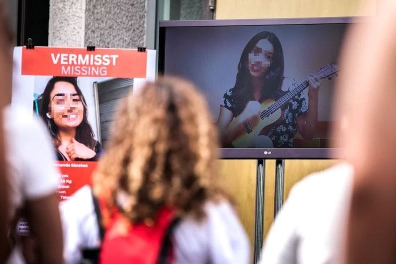 Vor der mexikanischen Botschaft fand noch am Samstag eine Solidaritätskundgebung für die vermisste Studentin statt.