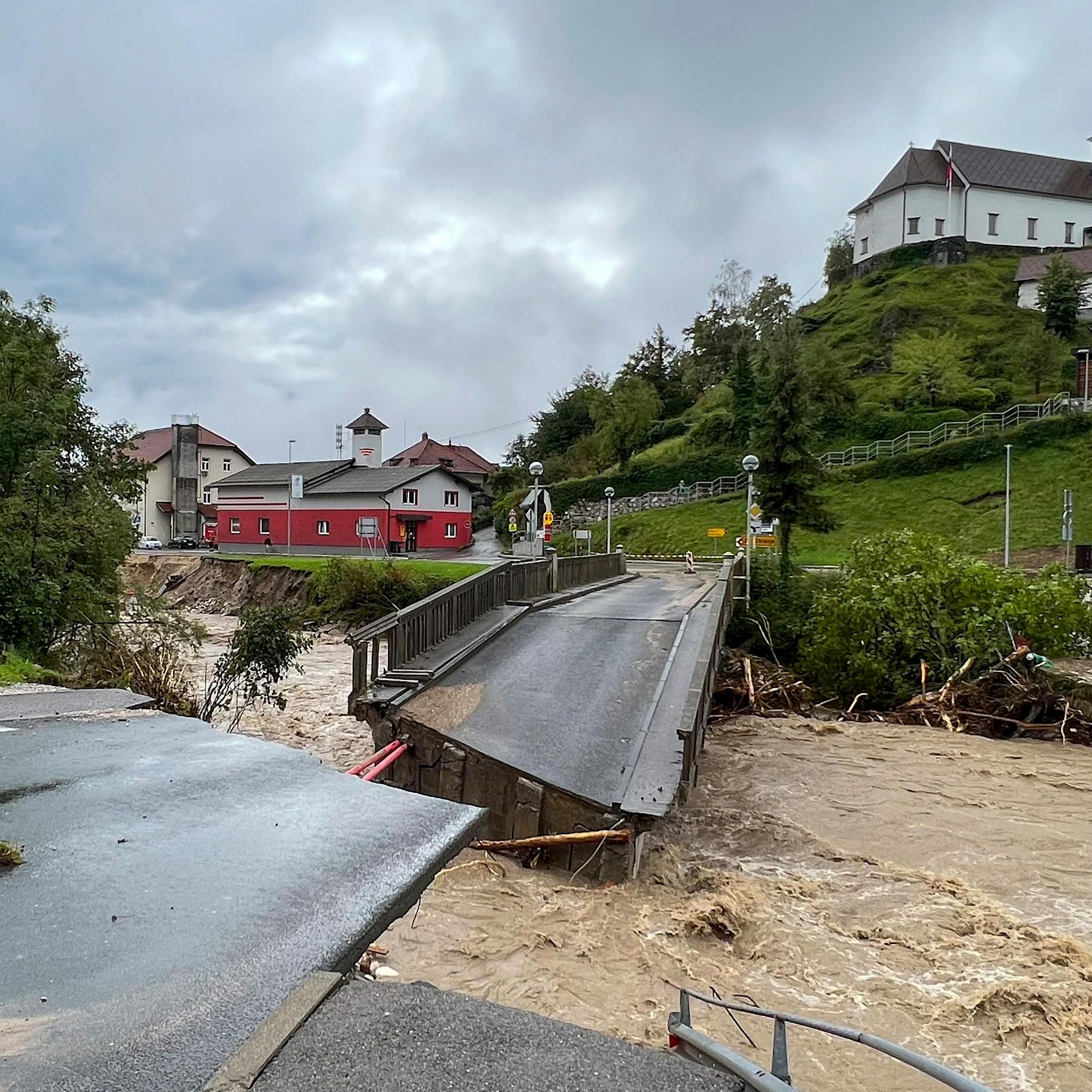Kroatien erwartet Mega-Flutwelle – Staudamm in Slowenien gebrochen