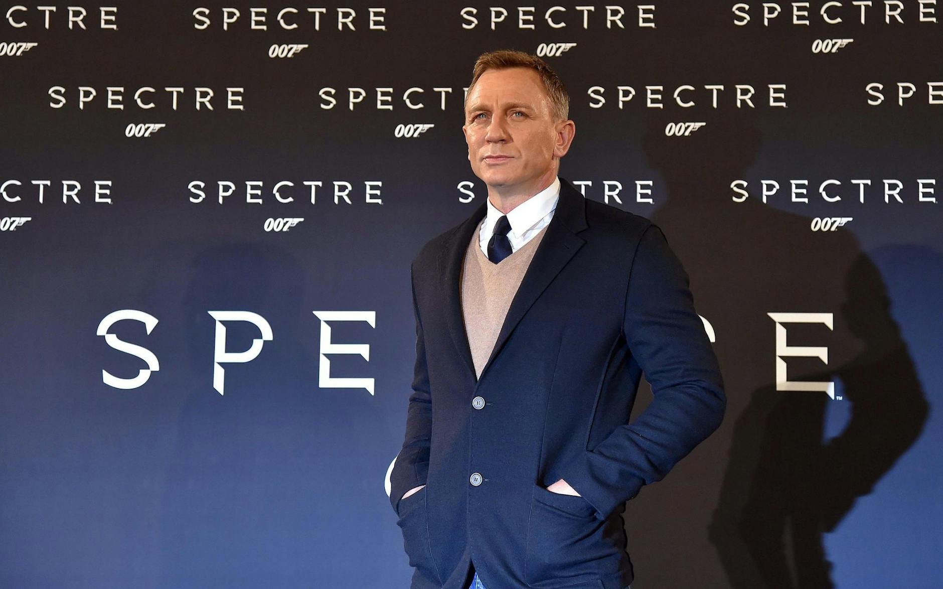ARCHIV - Daniel Craig stellt den James-Bond-Film «Spectre» in Rom vor.