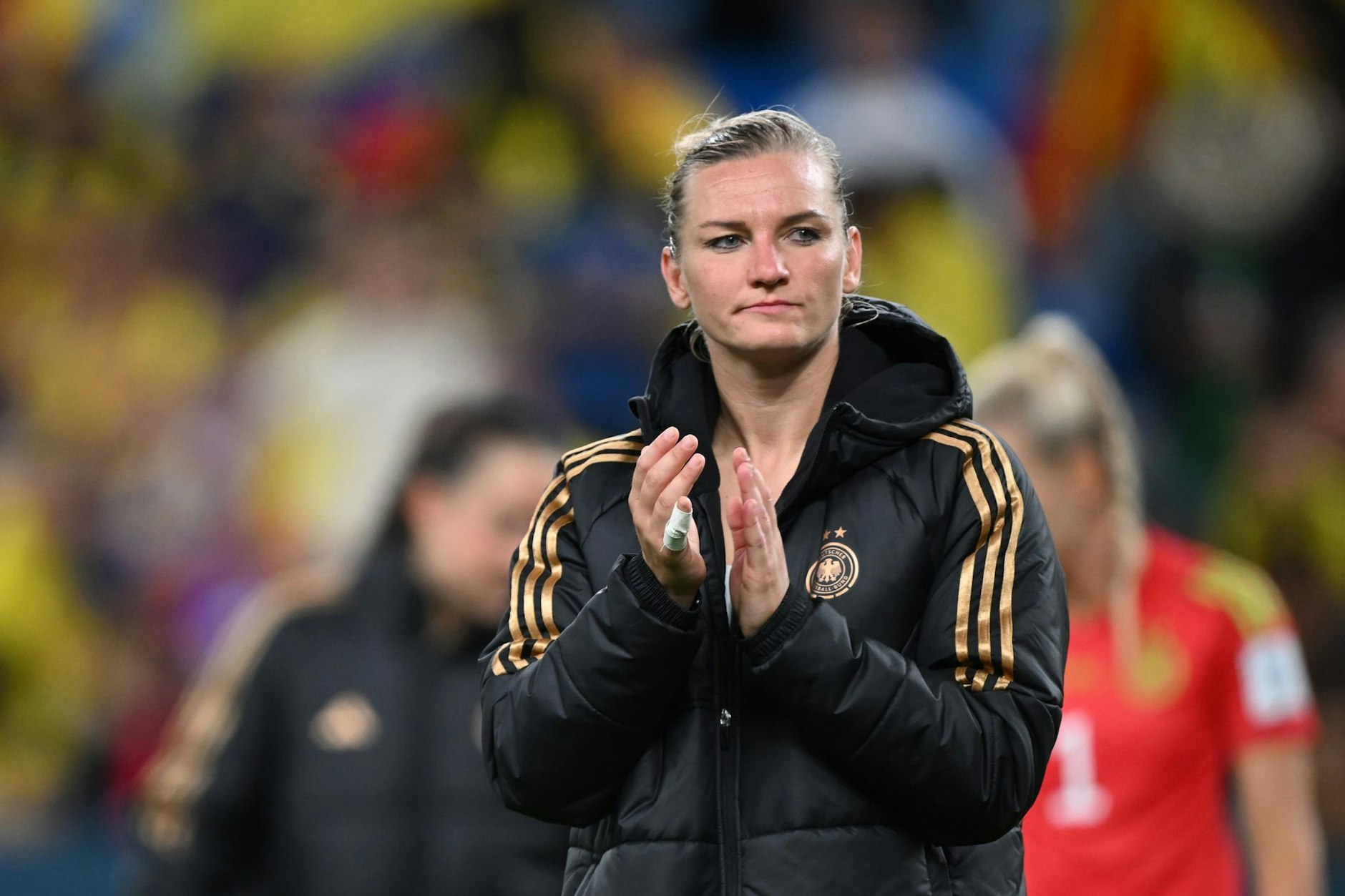 Deutschlands Alexandra Popp berichtet in ihrer Autobiografie von ihrer Kindheit.