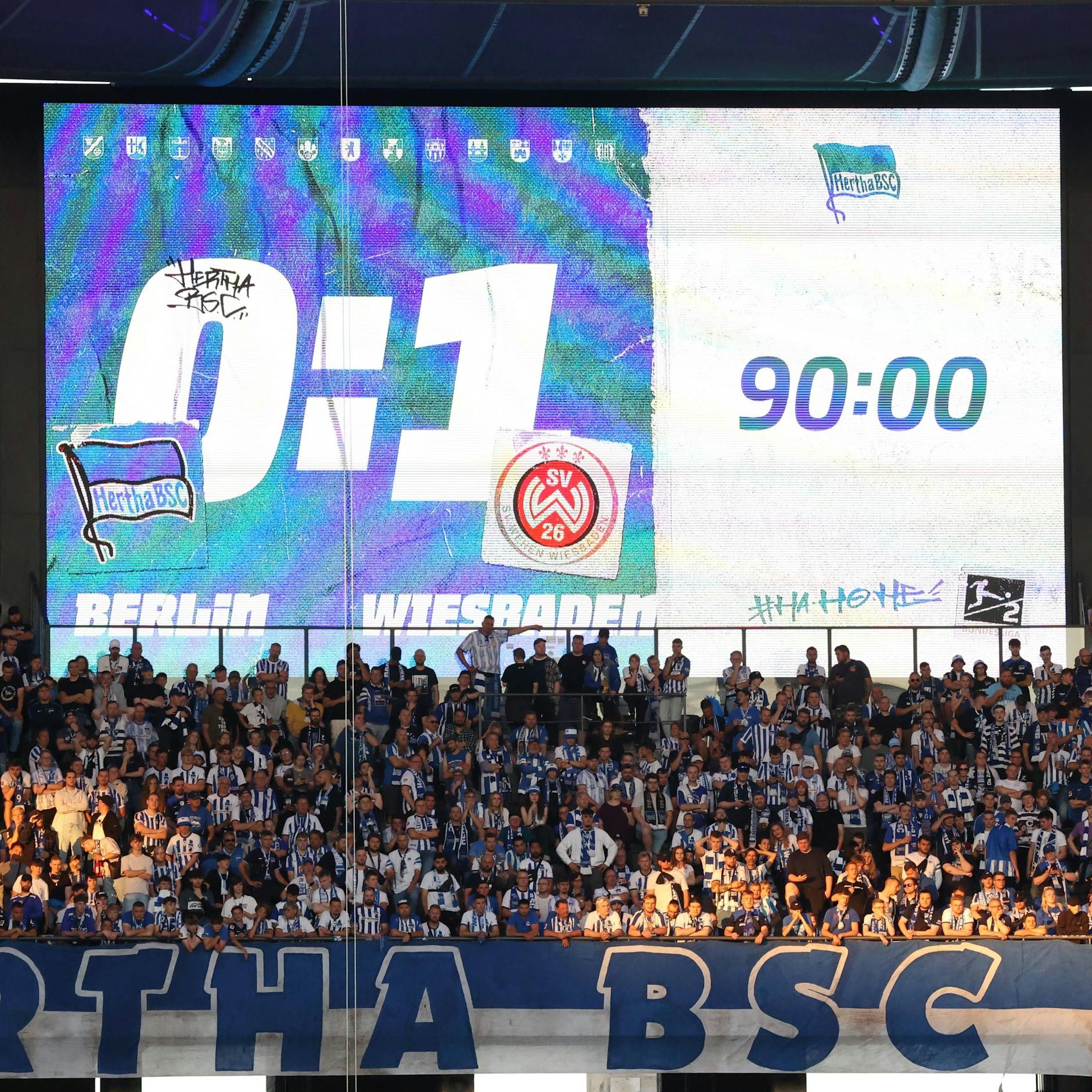 Nicht zu fassen! Hertha BSC verlor das erste Heimspiel gegen Aufsteiger Wehen Wiesbaden mit 0:1.