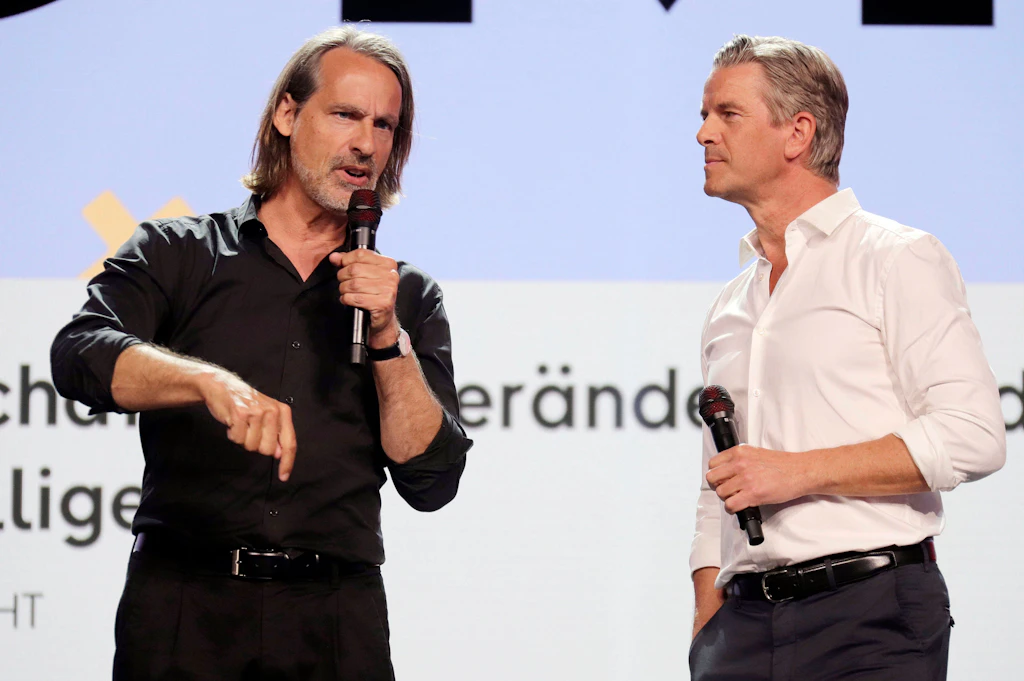 Netzgemeinde empört: Richard David Precht und Markus Lanz lästern über jüngere Generation