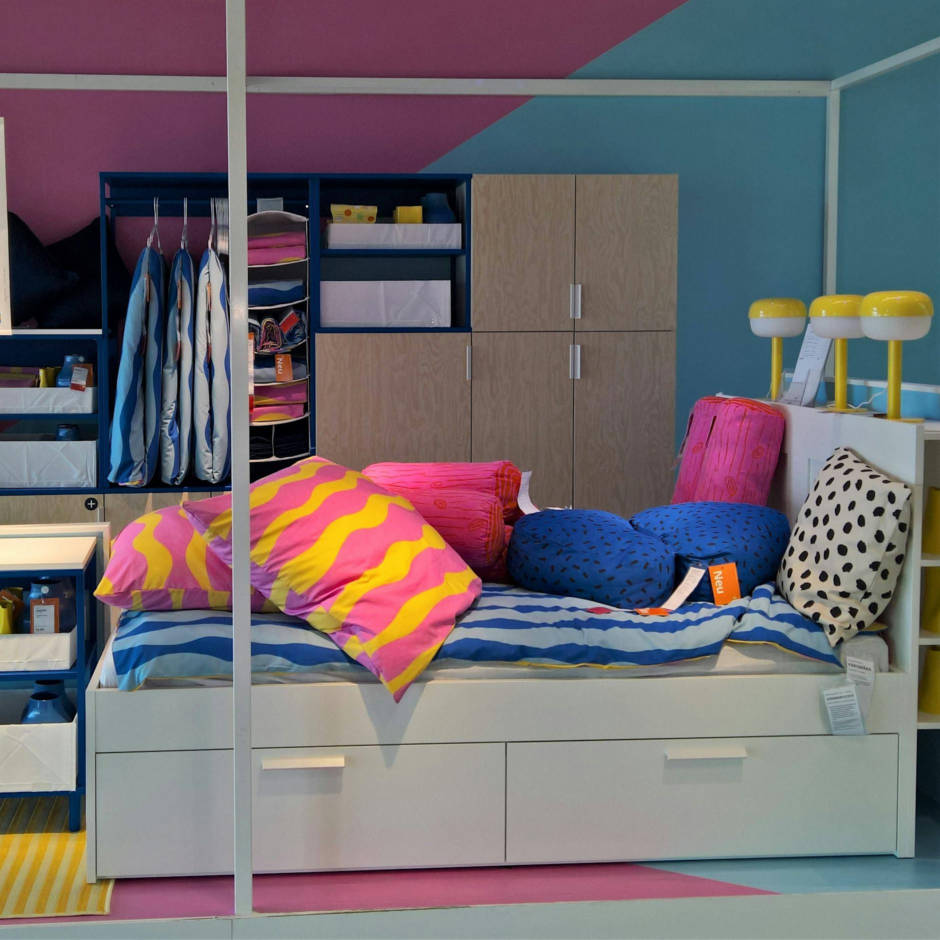 Frau klaut ganzes Ikea-Schlafzimmer – und kommt damit fast durch