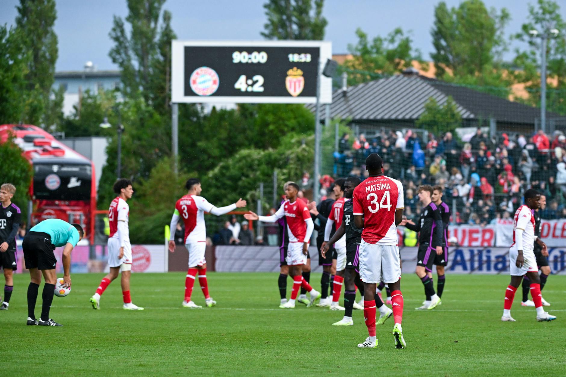 Test bestanden: Der FC Bayern München gegen den AS Monaco im Alpenbauer Sportpark.