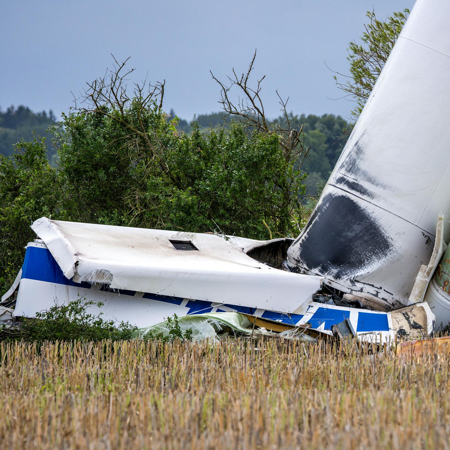 Sturmtief „Zacharias" wütet: Windrad abgeknickt, Bäume entwurzelt, Fähren gestoppt!